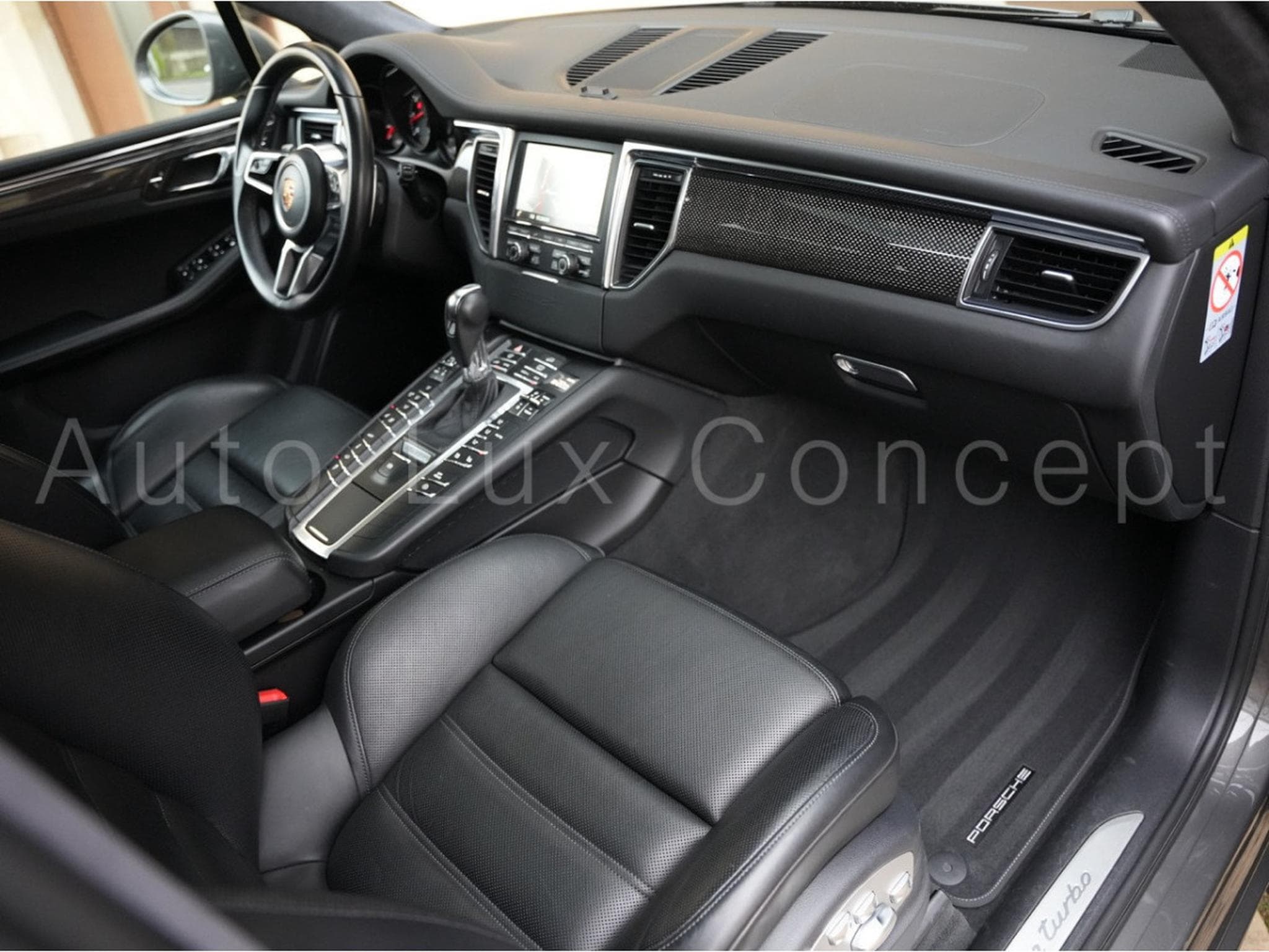 Porsche Macan Turbo (2015) - Photo 6