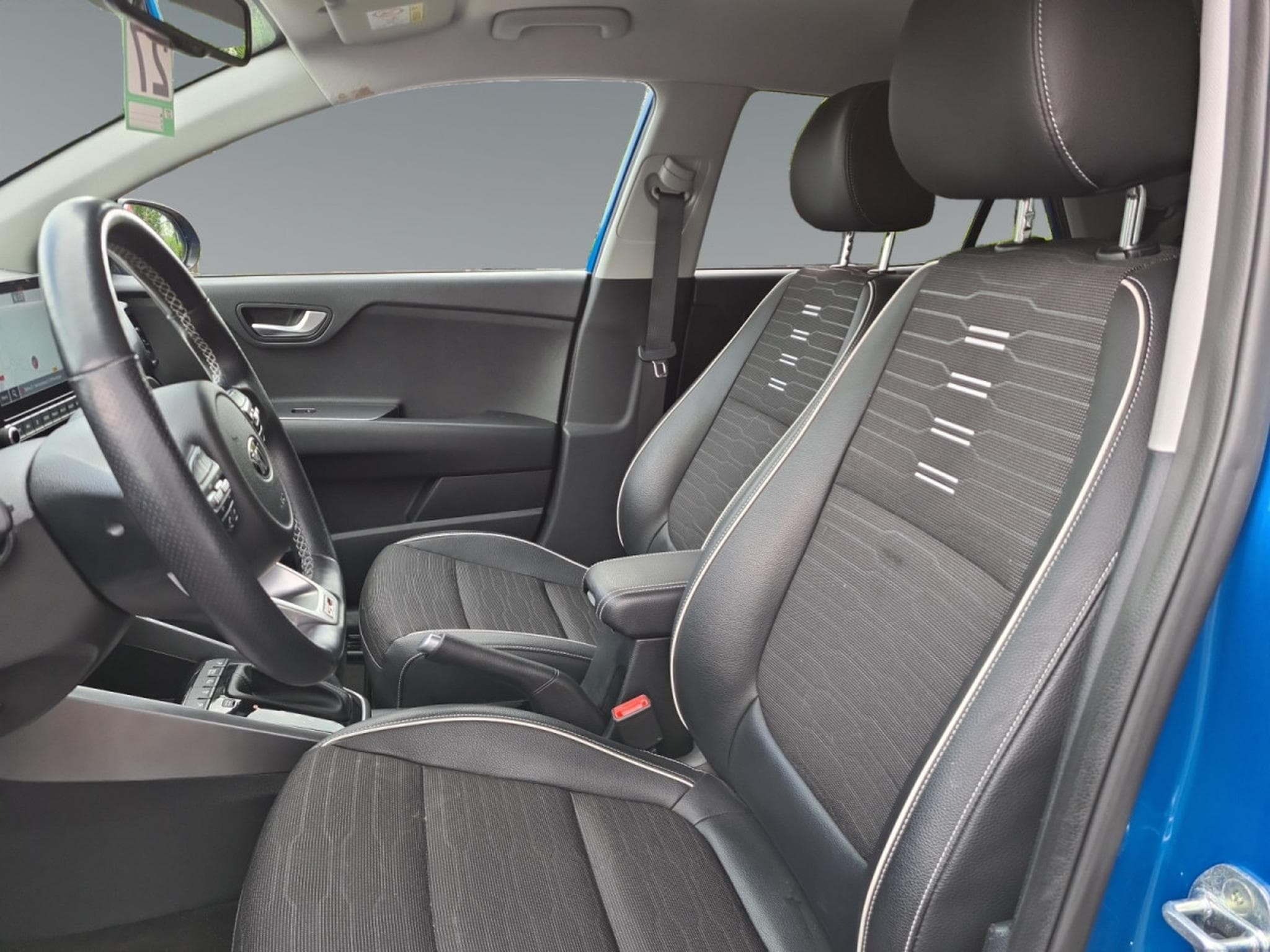 Kia Stonic GT Line 1.0T 120 ISG MHEV 7DCT (2021) - Photo 10
