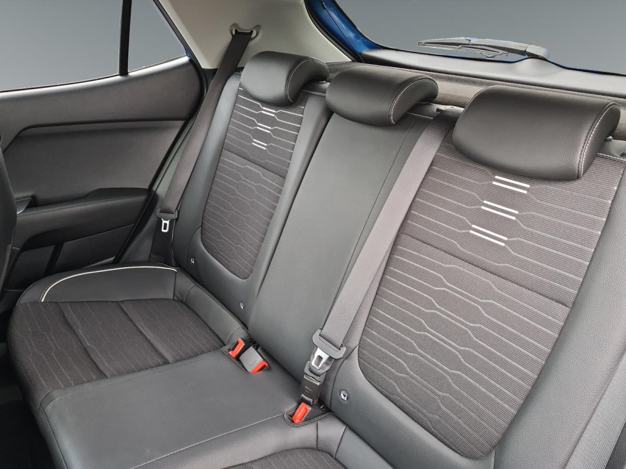 Kia Stonic GT Line 1.0T 120 ISG MHEV 7DCT (2021) - Photo 15