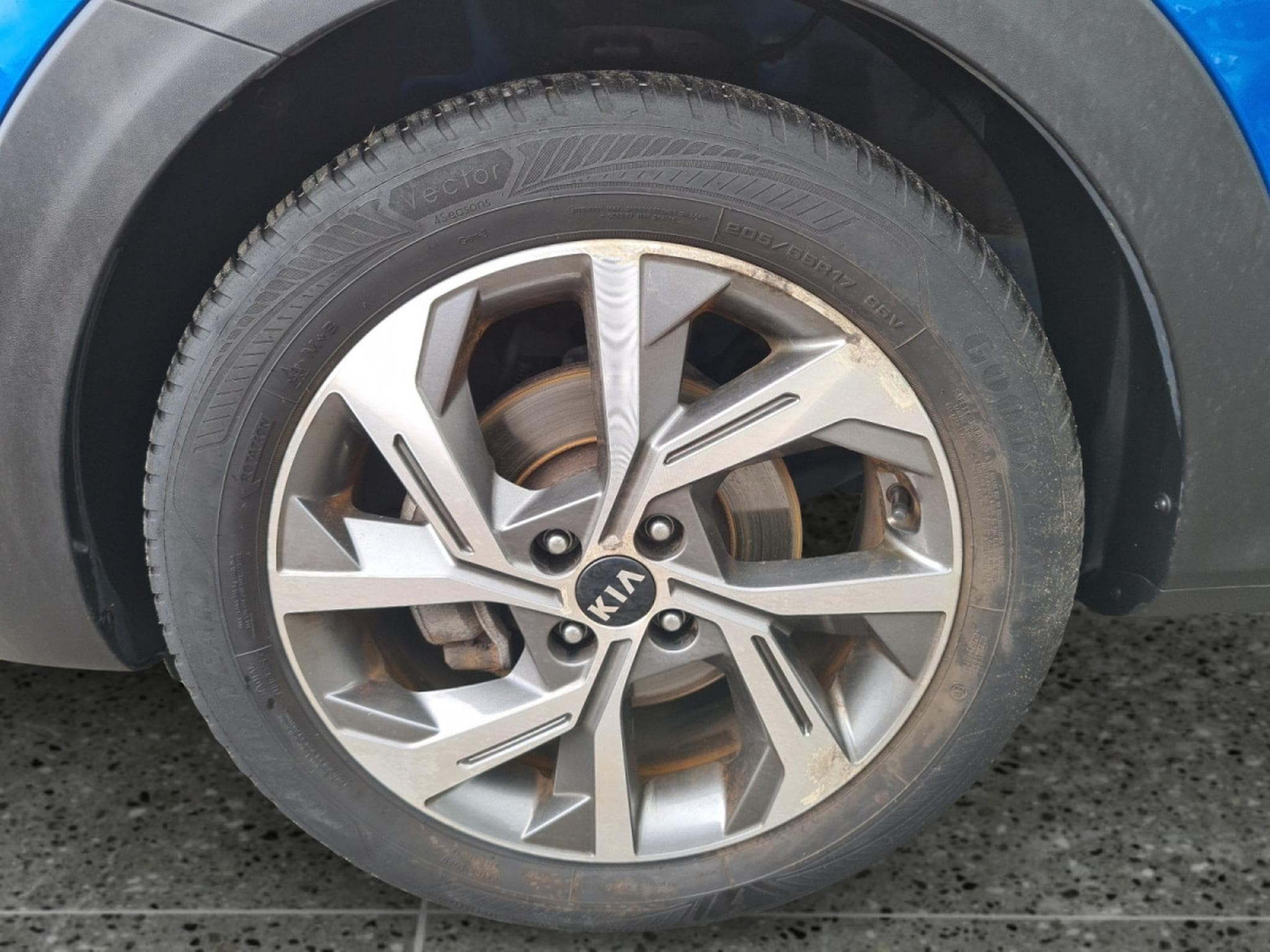 Kia Stonic GT Line 1.0T 120 ISG MHEV 7DCT (2021) - Photo 9