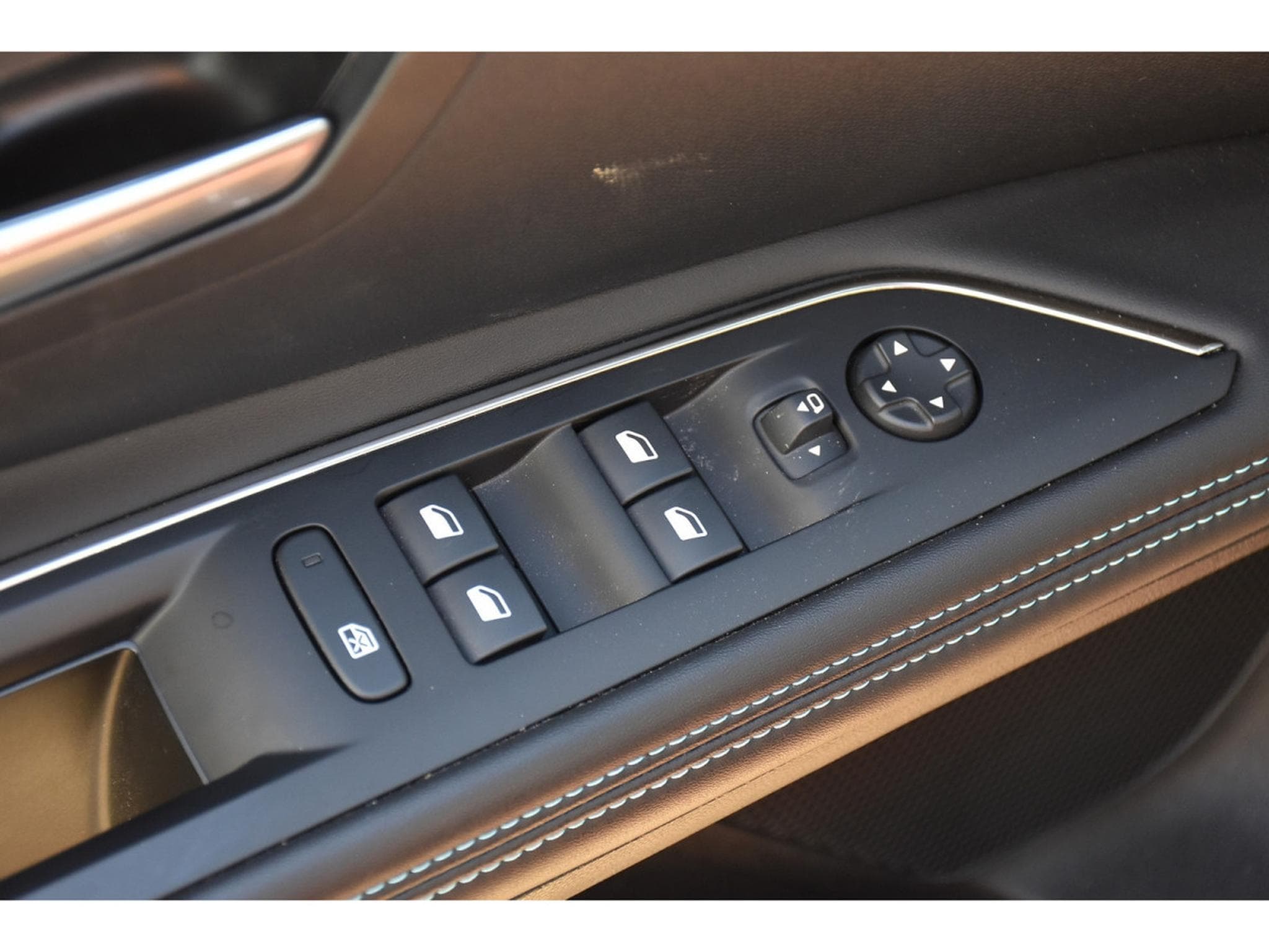 Peugeot 3008 1.6 Hybrid PHEV 224 Allure e-EAT8 LANE SIDE CAM 1° MAIN (2023) - Photo 21