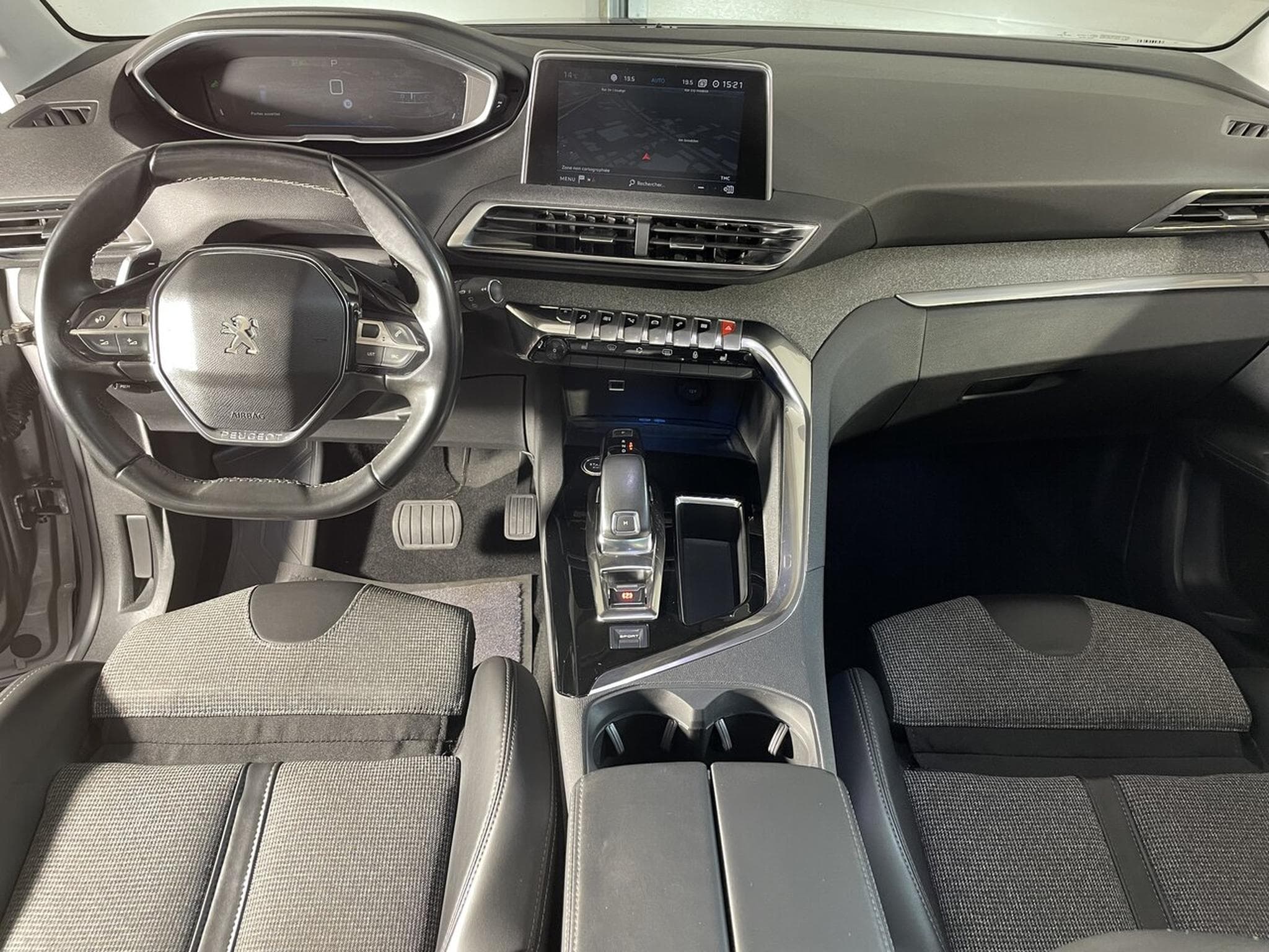 Peugeot 3008 1.6 HDI 120 EAT ALLURE I-COCKPIT GPS (2017) - Photo 3