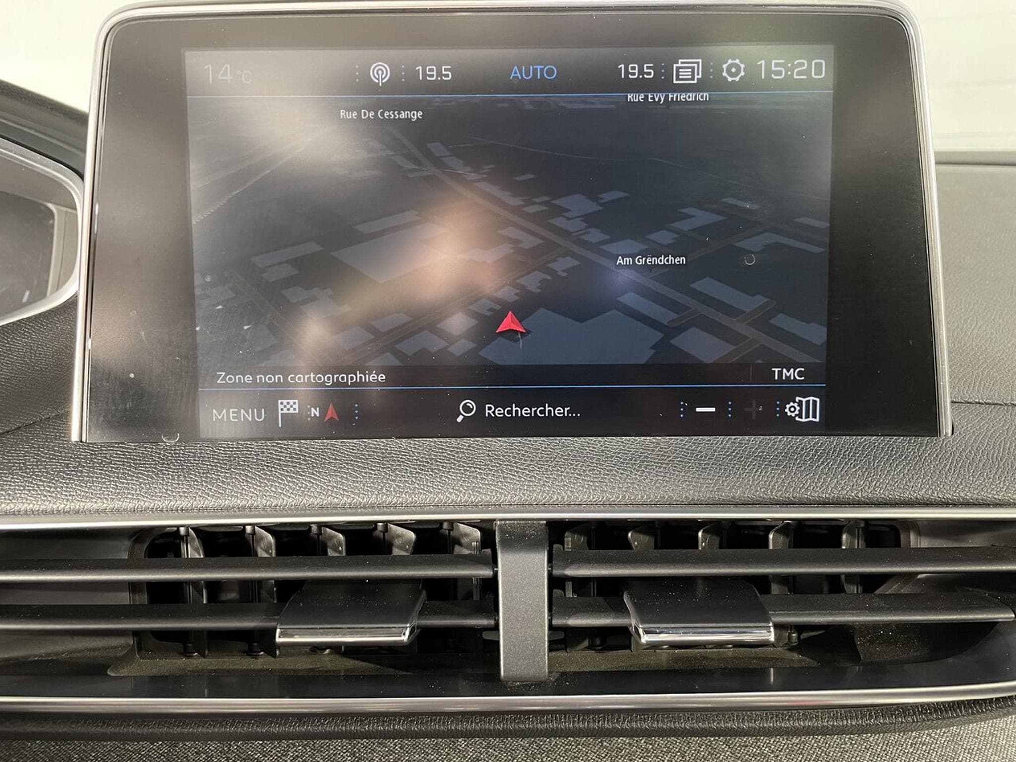 Peugeot 3008 1.6 HDI 120 EAT ALLURE I-COCKPIT GPS (2017) - Photo 4