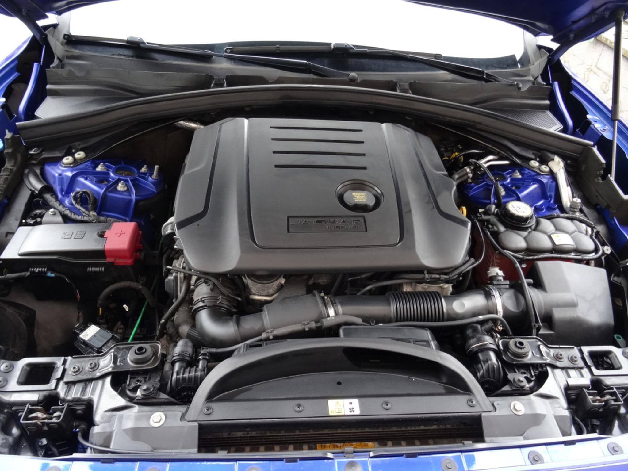 Jaguar F-Pace 2.0 d R-Sport 241CV (2020) - Photo 10