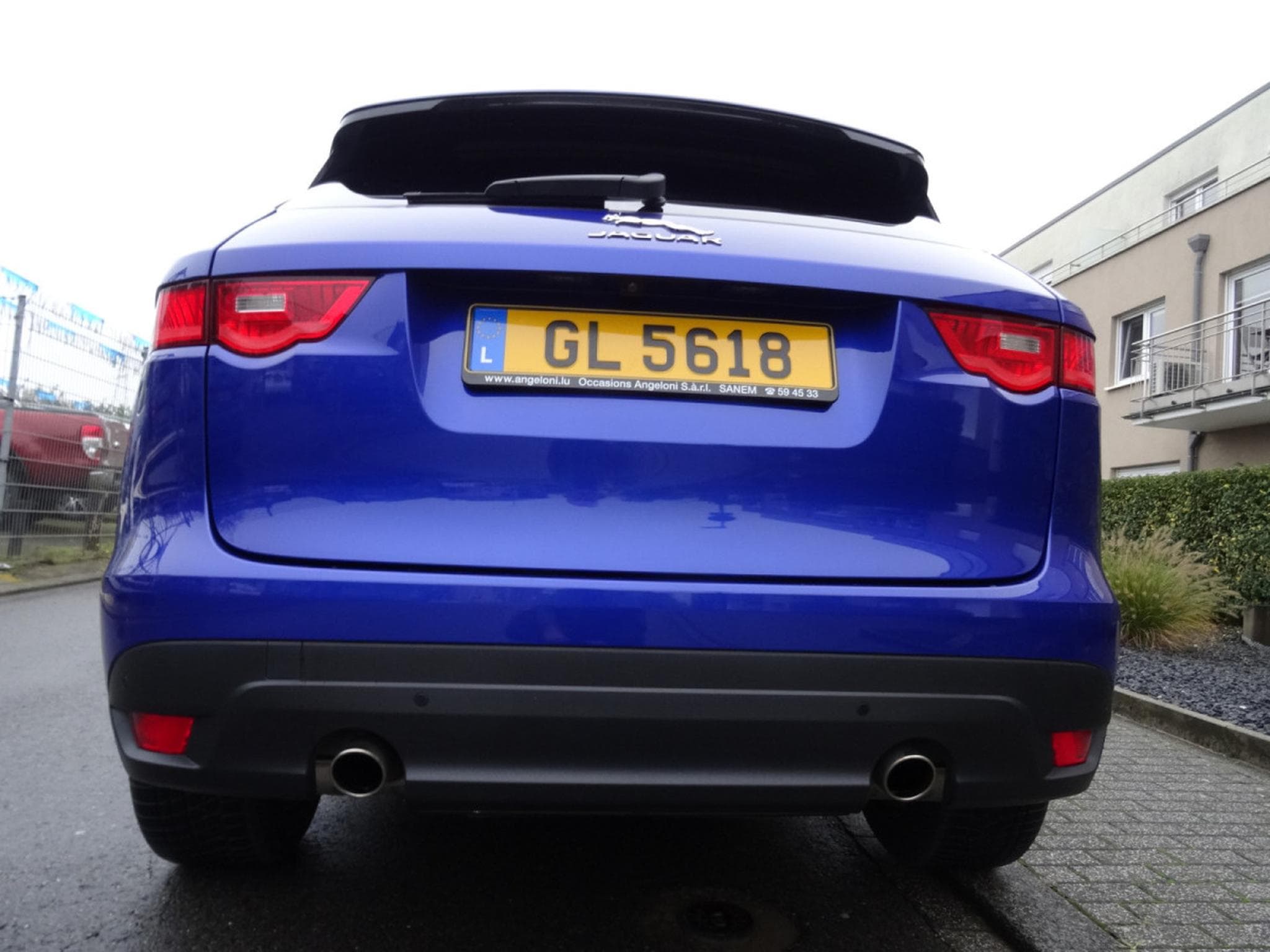 Jaguar F-Pace 2.0 d R-Sport 241CV (2020) - Photo 3
