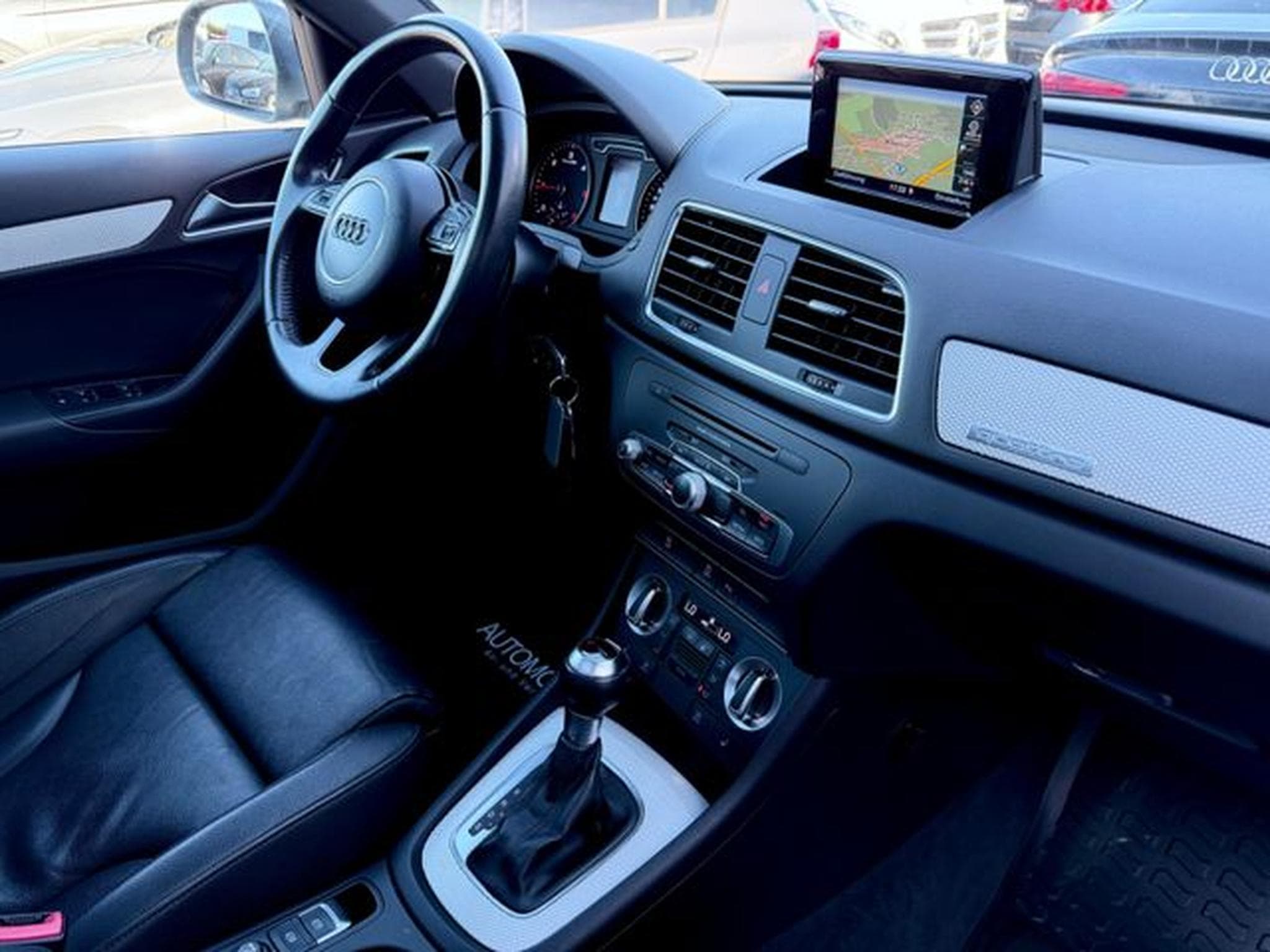 Audi Q3 Q3 2.0 TDI quattro S line /NAVI/LED/PDC/AHK/PANO (2014) - Photo 10