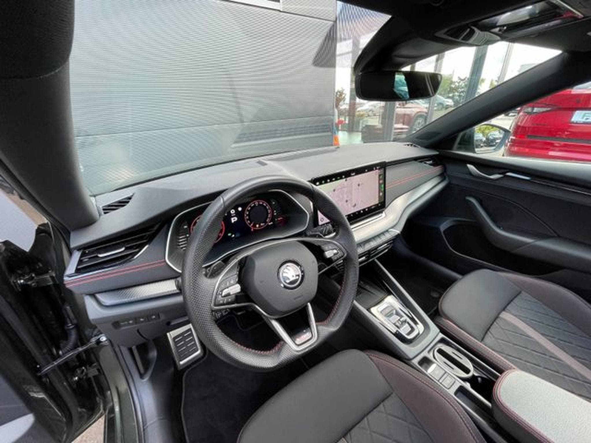 Skoda Octavia Octavia Kombi 2.0TSI RS Pano AHK 19" Facelift (2025) - Photo 11