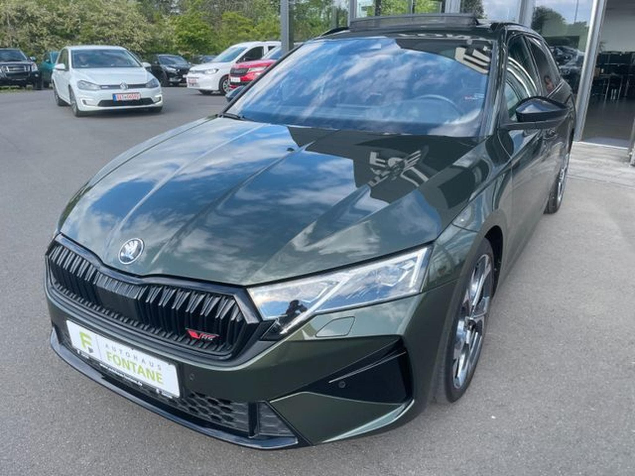 Skoda Octavia Octavia Kombi 2.0TSI RS Pano AHK 19" Facelift (2025) - Photo 2