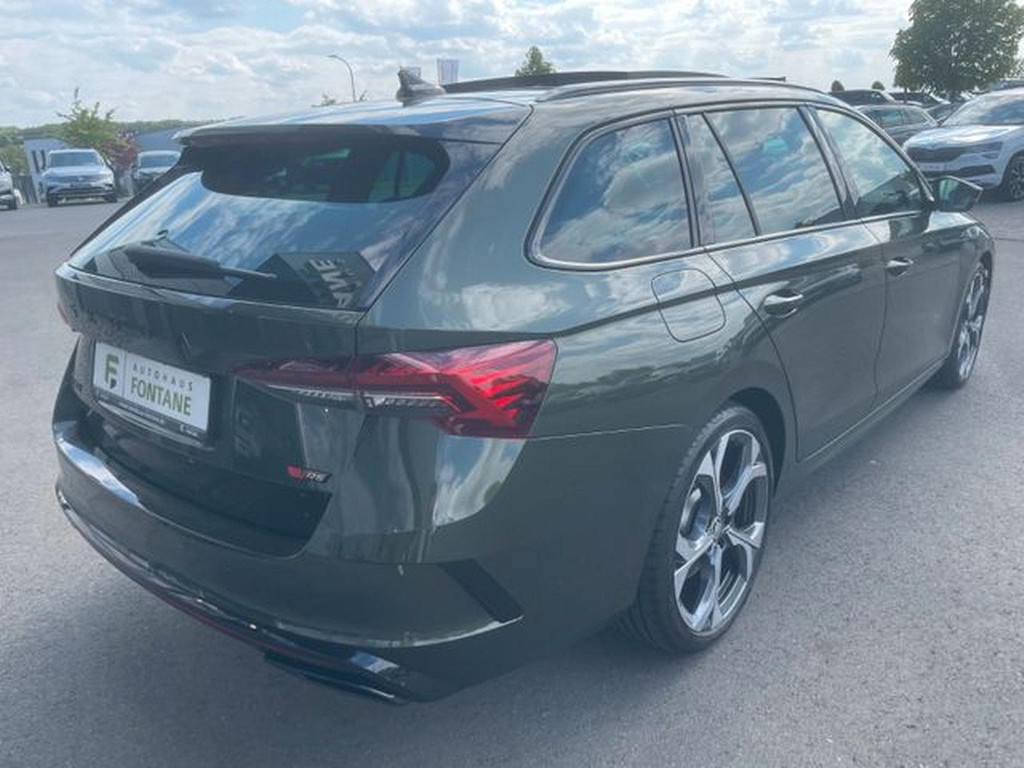 Skoda Octavia Octavia Kombi 2.0TSI RS Pano AHK 19" Facelift (2025) - Photo 6