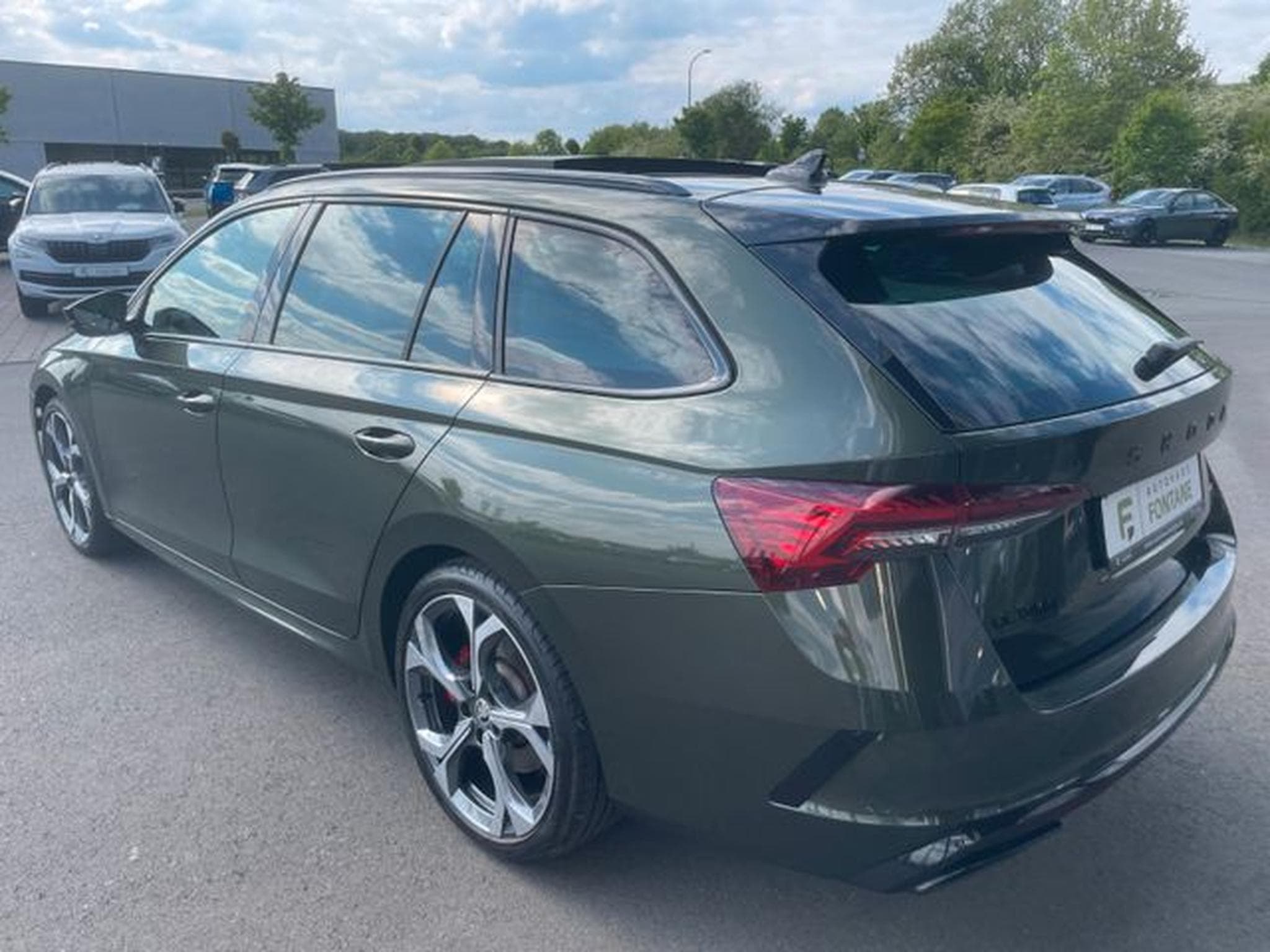 Skoda Octavia Octavia Kombi 2.0TSI RS Pano AHK 19" Facelift (2025) - Photo 8