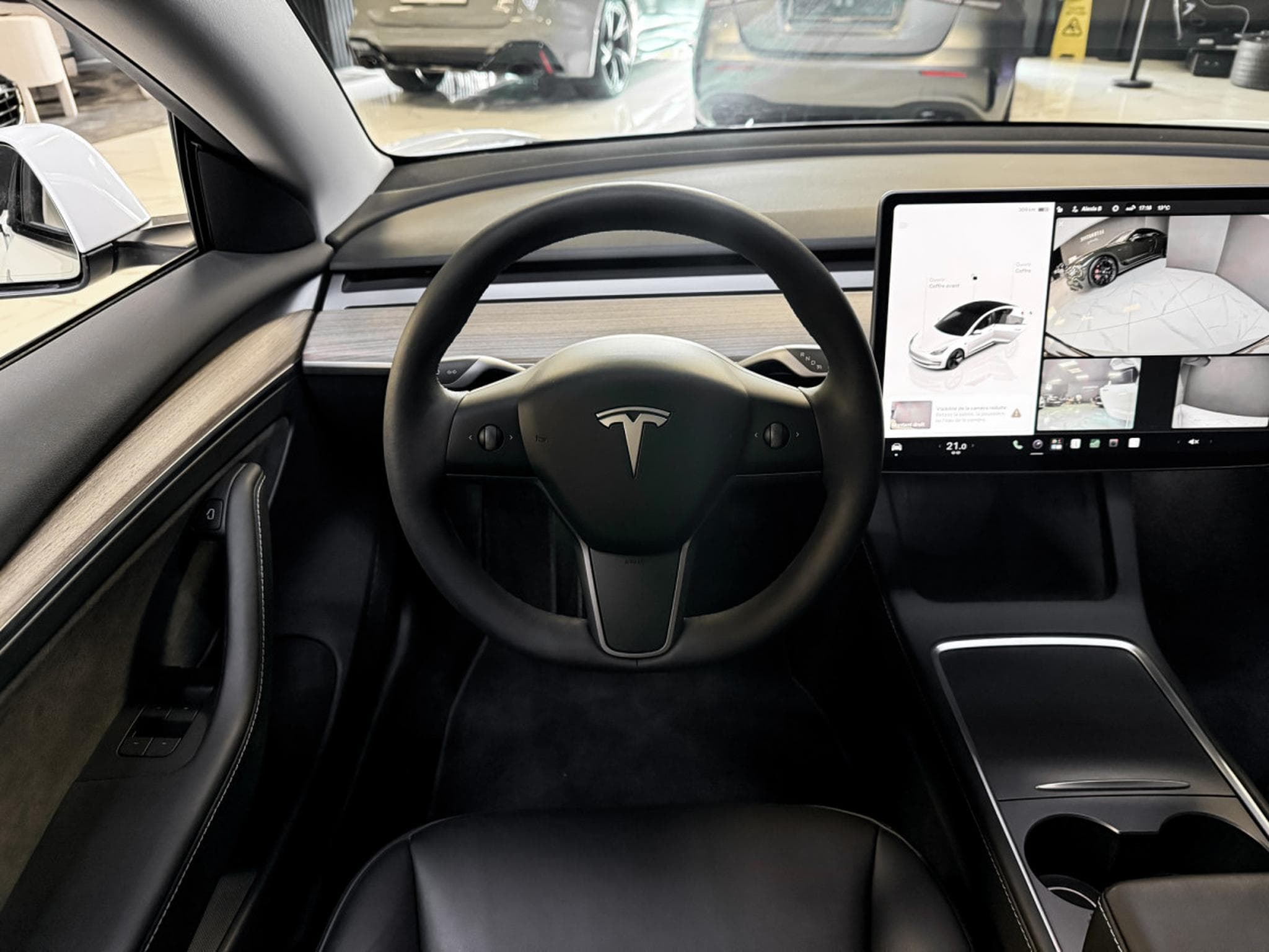 Tesla Model 3 Long Range RWD (2023) - Photo 13