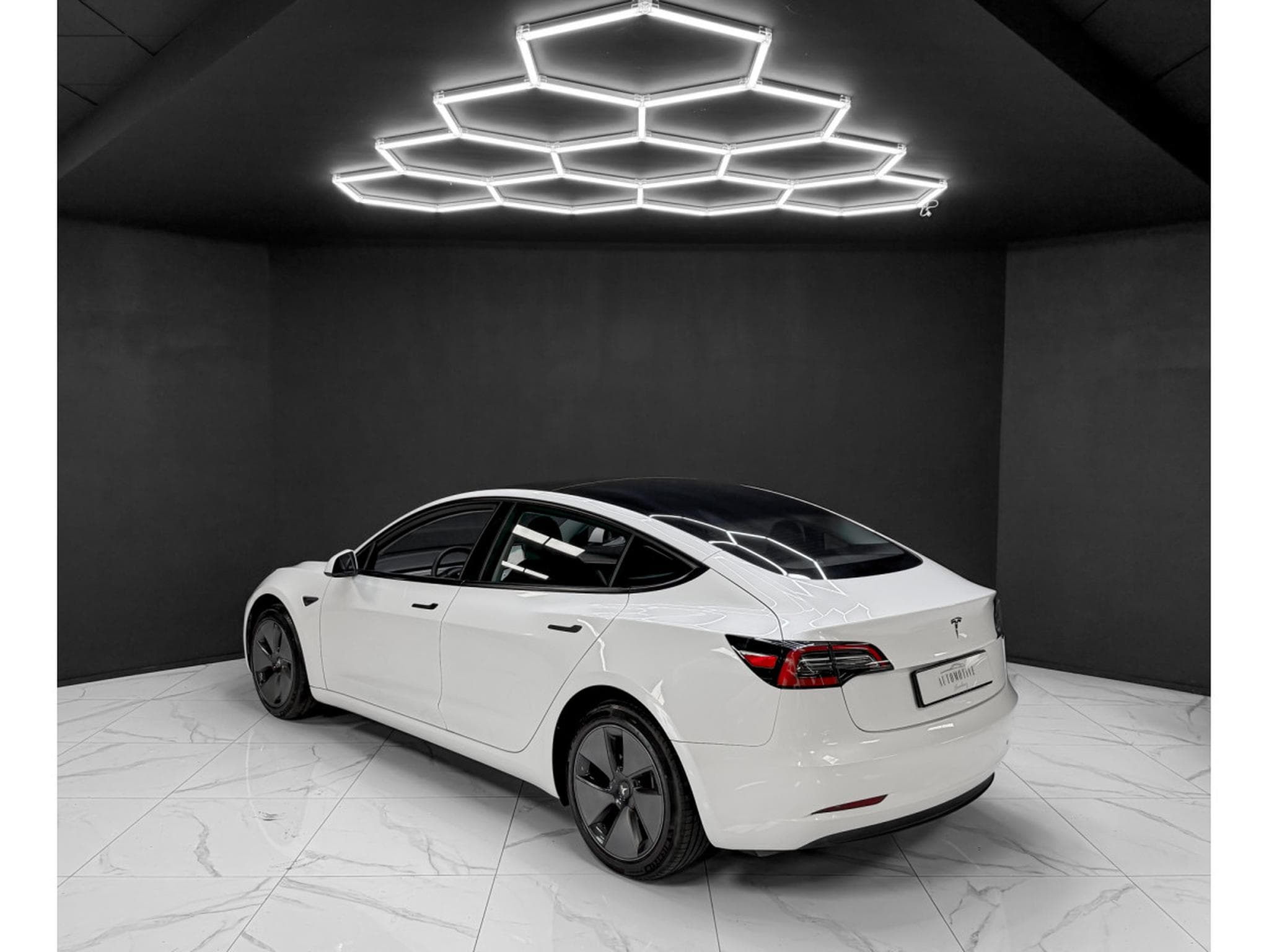 Tesla Model 3 Long Range RWD (2023) - Photo 3