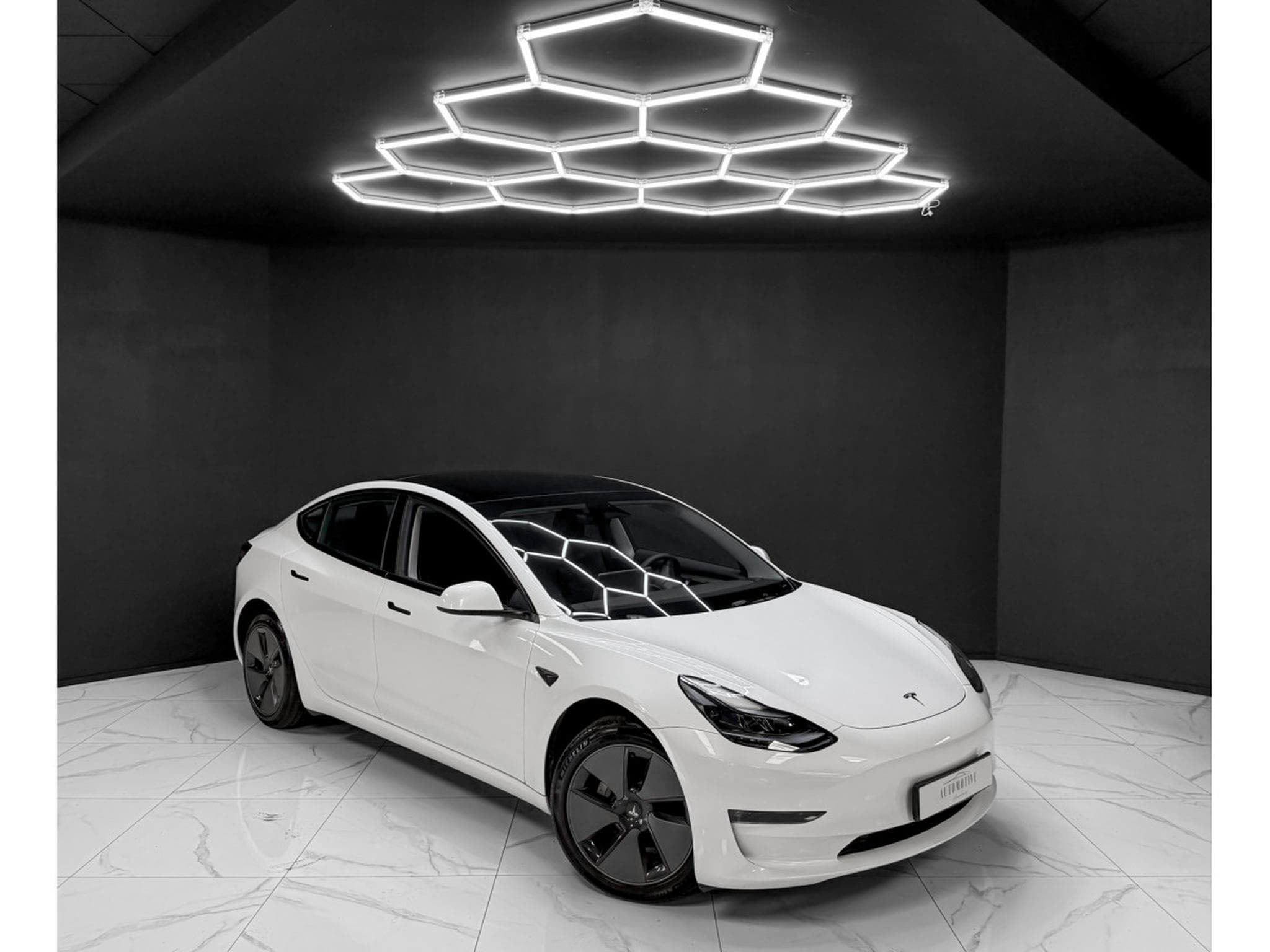 Tesla Model 3 Long Range RWD (2023) - Photo 7