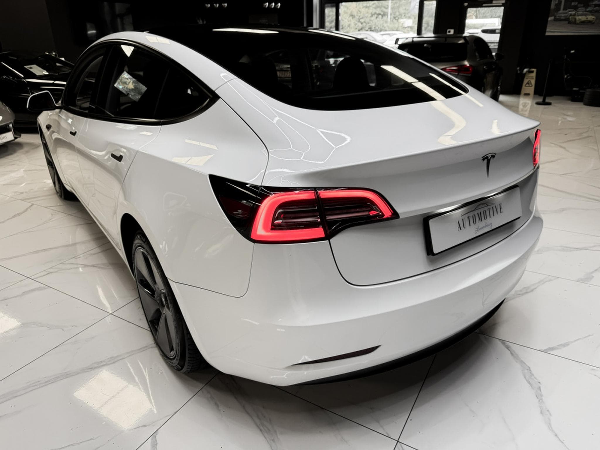 Tesla Model 3 Long Range RWD (2023) - Photo 9