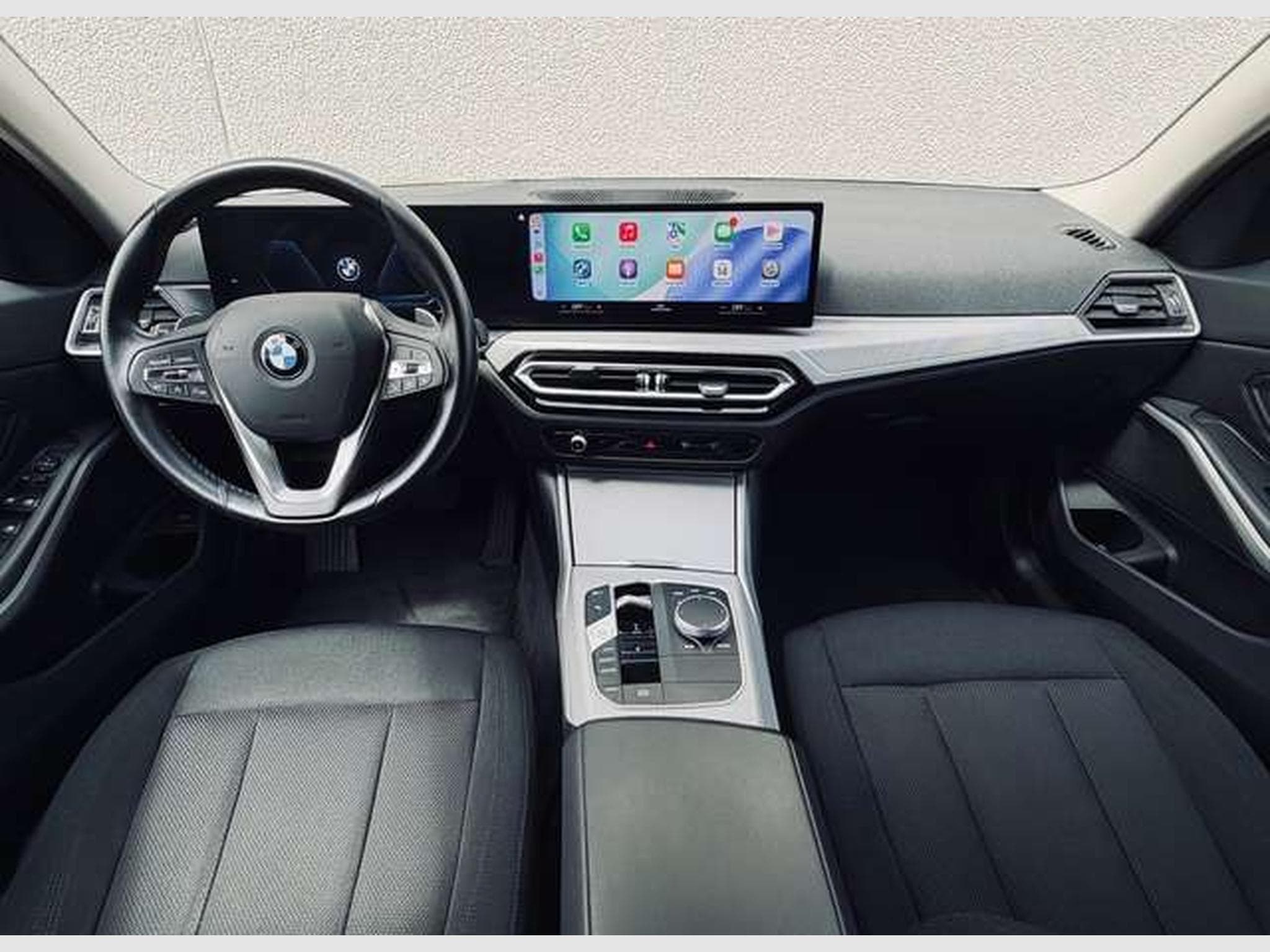 BMW 318 Touring 318 dA MHEV (2023) - Foto 10
