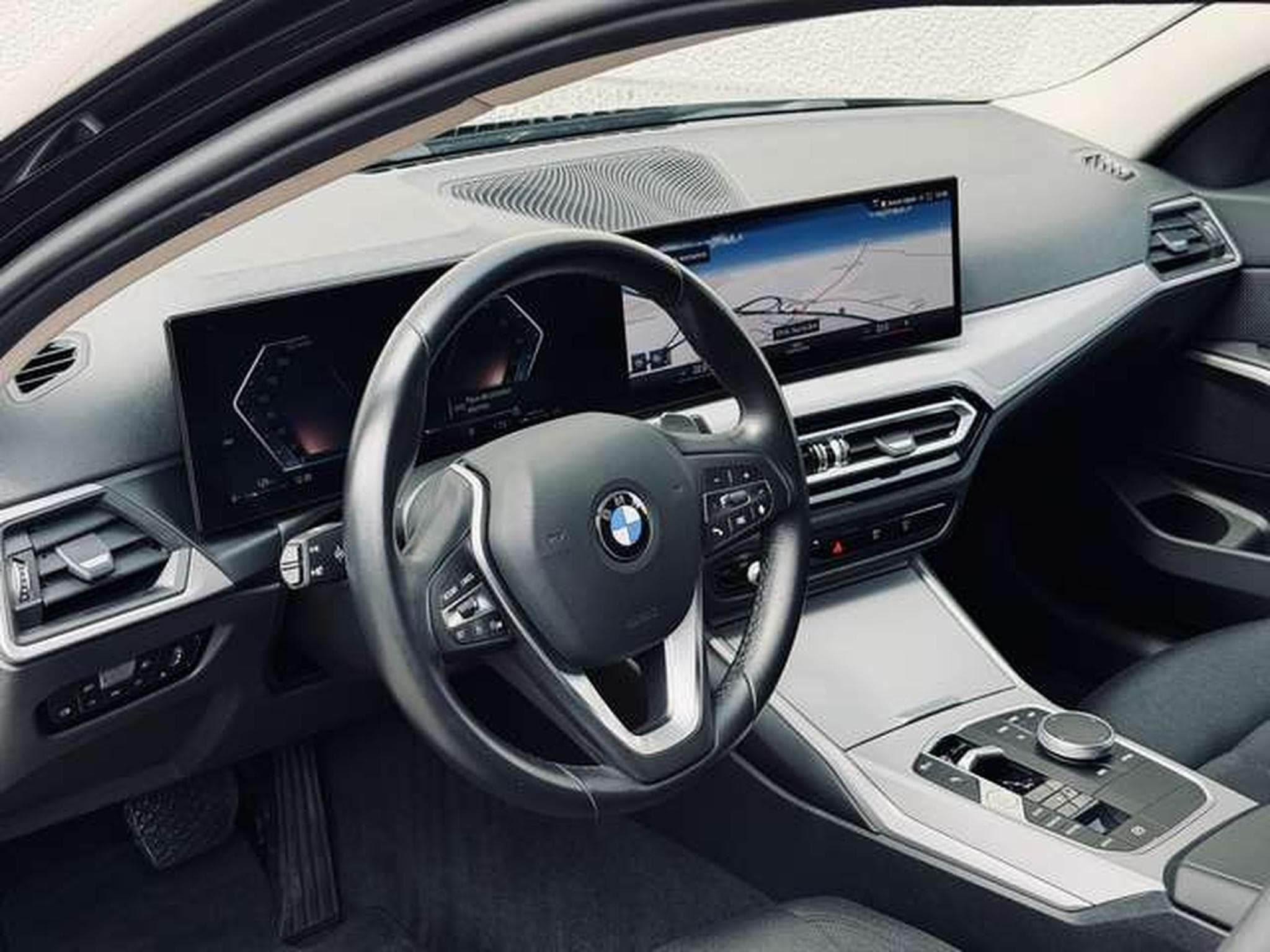 BMW 318 Touring 318 dA MHEV (2023) - Foto 12