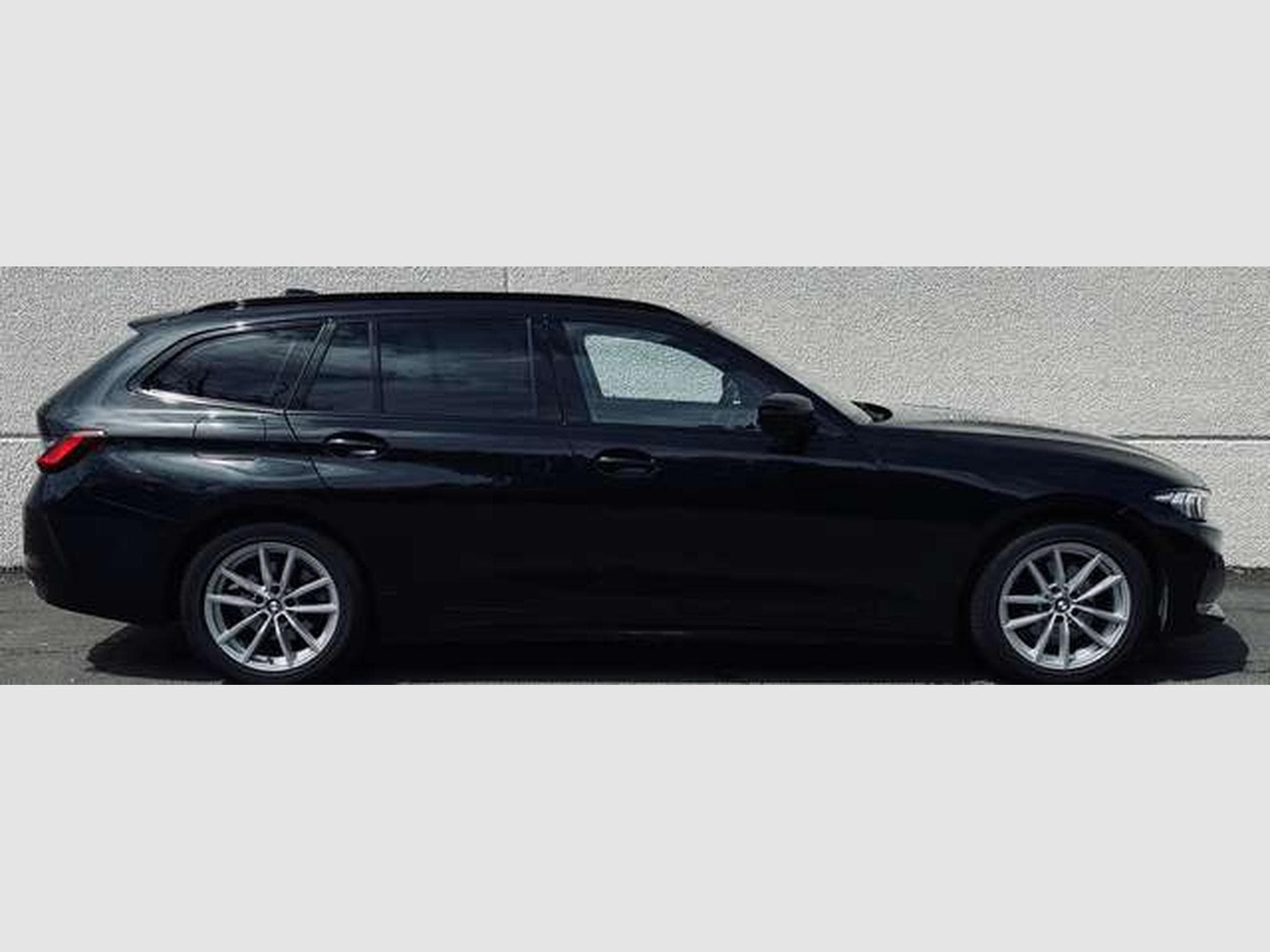 BMW 318 Touring 318 dA MHEV (2023) - Foto 4