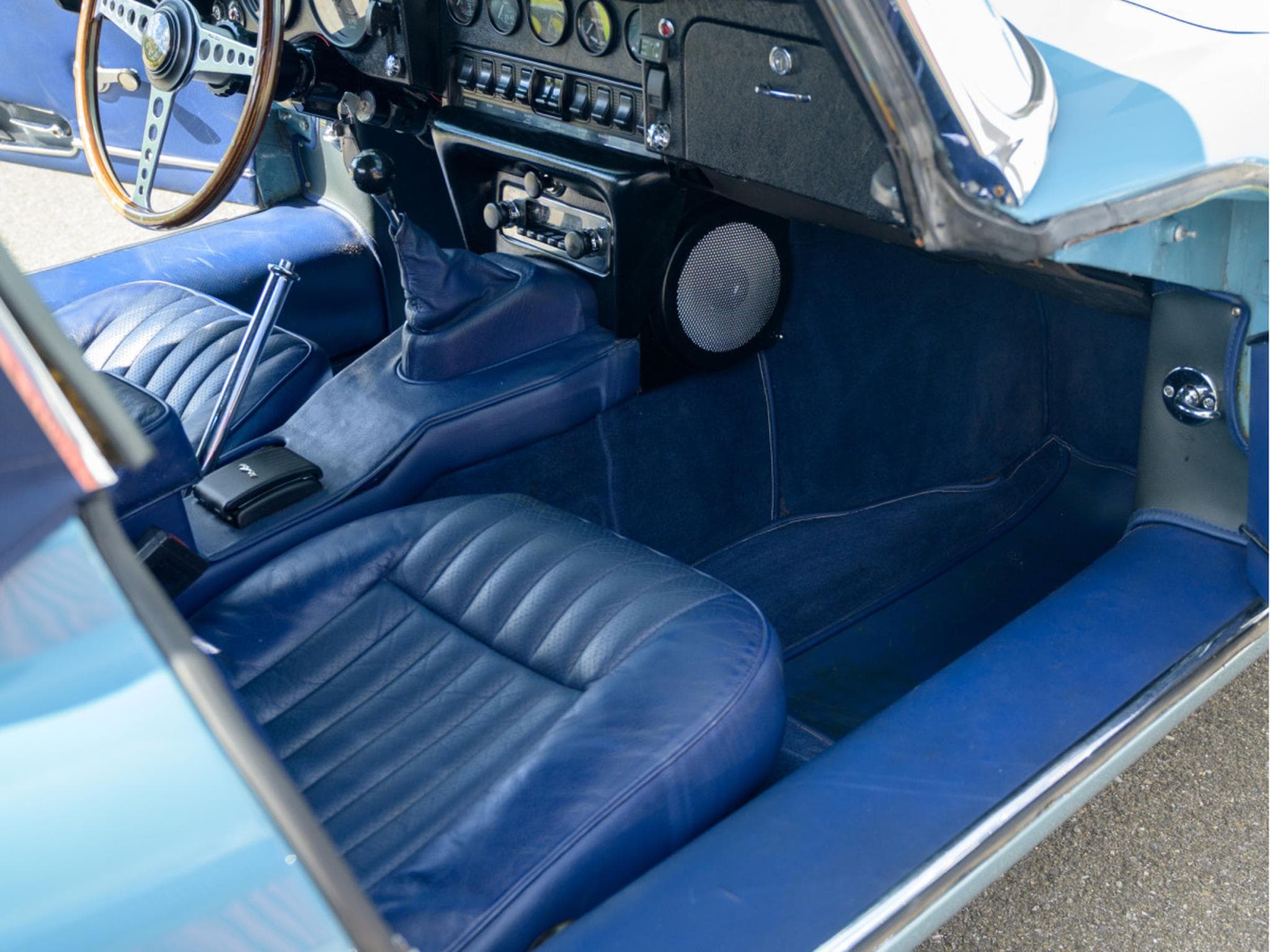 Jaguar TYPE E SERIE 2 | MATCHING NUMBERS | RESTAURATION COMPLETE (1970) - Photo 16