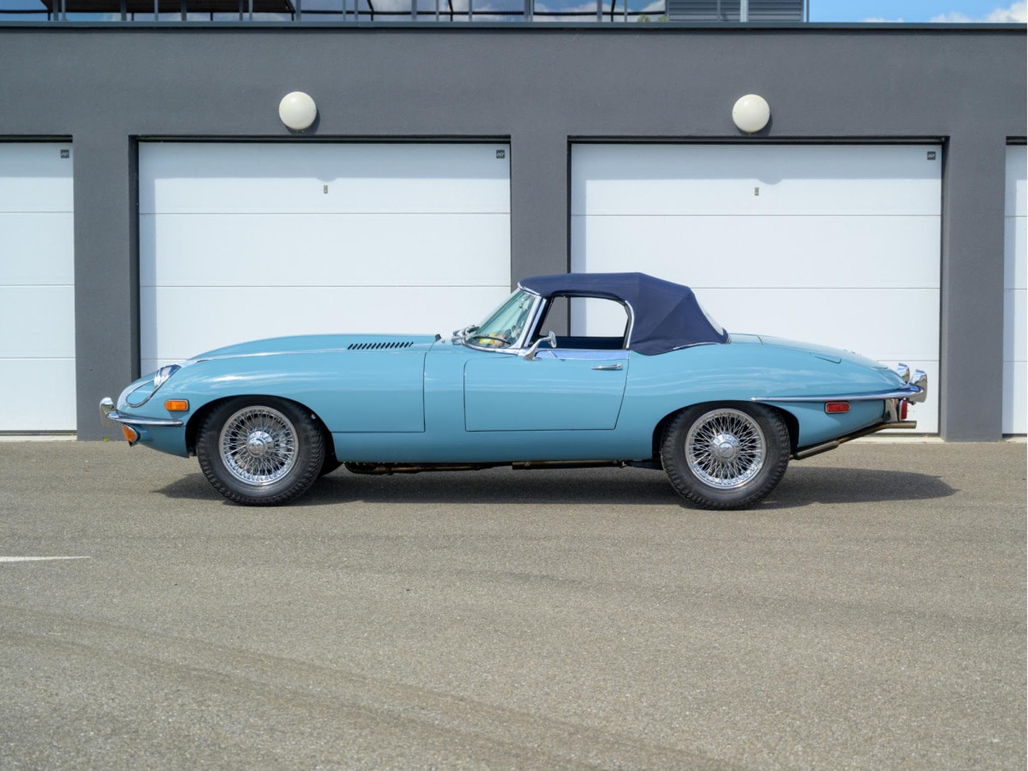 Jaguar TYPE E SERIE 2 | MATCHING NUMBERS | RESTAURATION COMPLETE (1970) - Photo 3