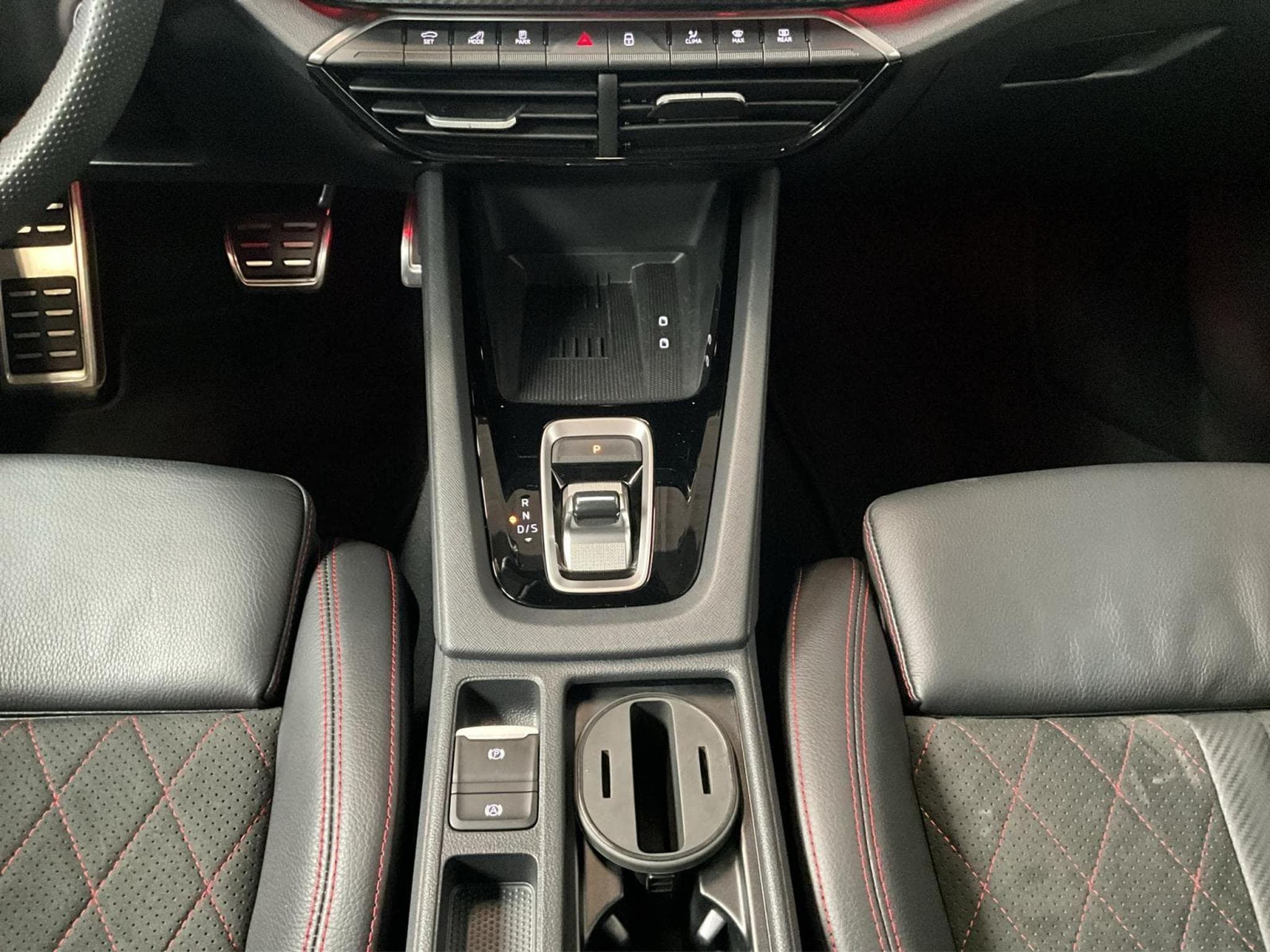 Skoda Octavia Rs+DSG+Suedia+LM19+AHK (2025) - Photo 12