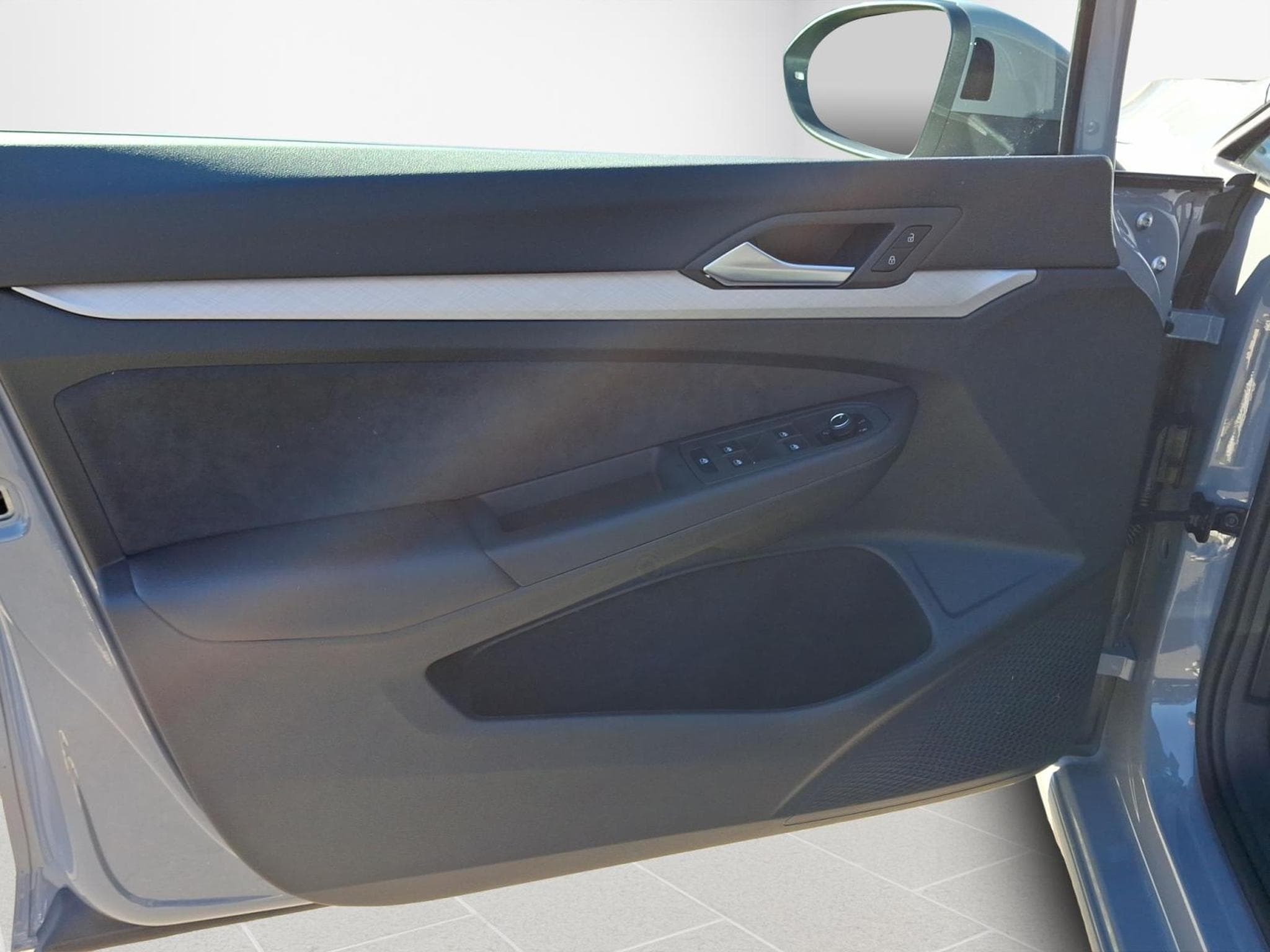 VW Golf Life (2026) - Photo 16