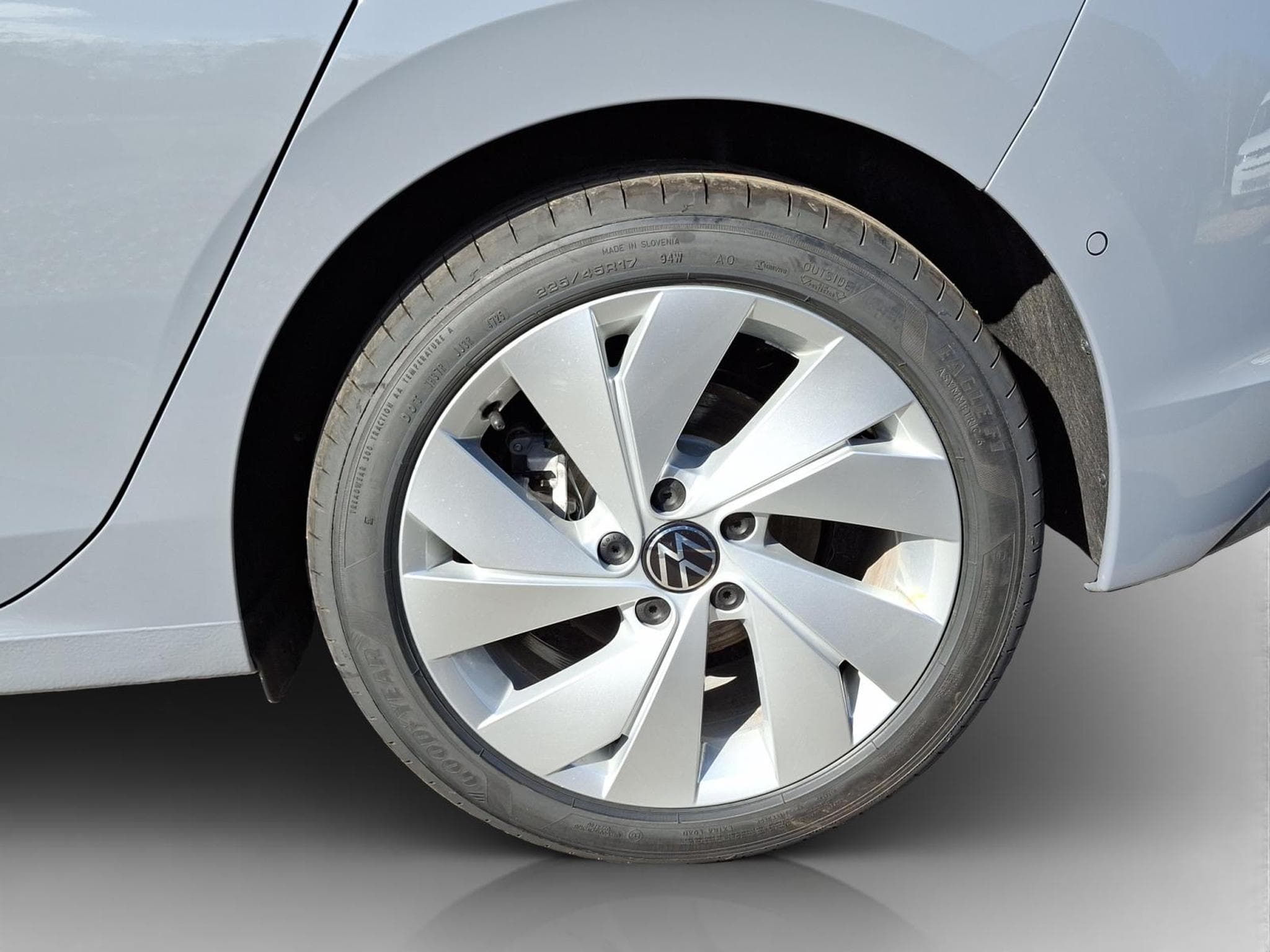 VW Golf Life (2026) - Photo 8