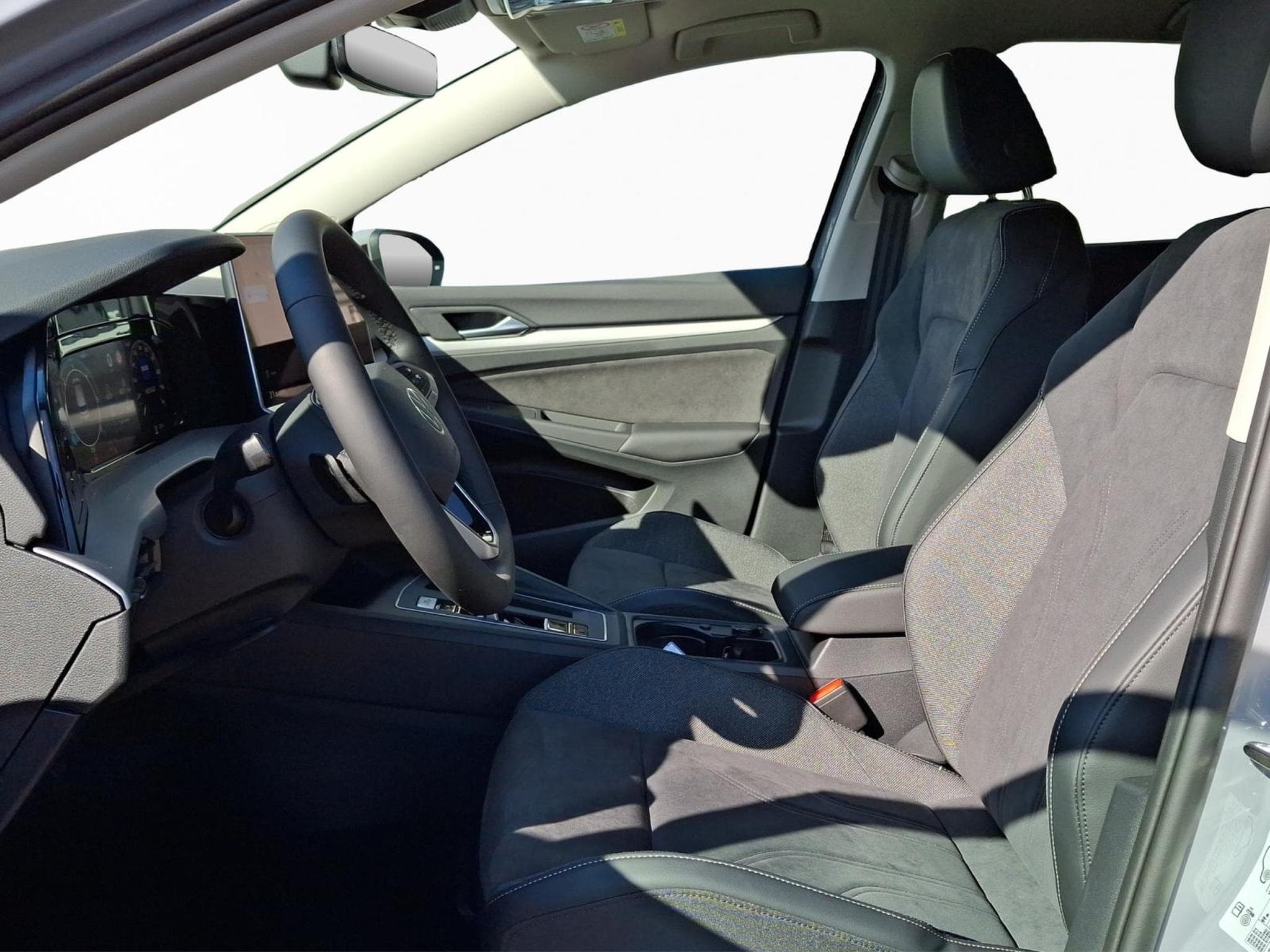 VW Golf Life (2026) - Photo 9