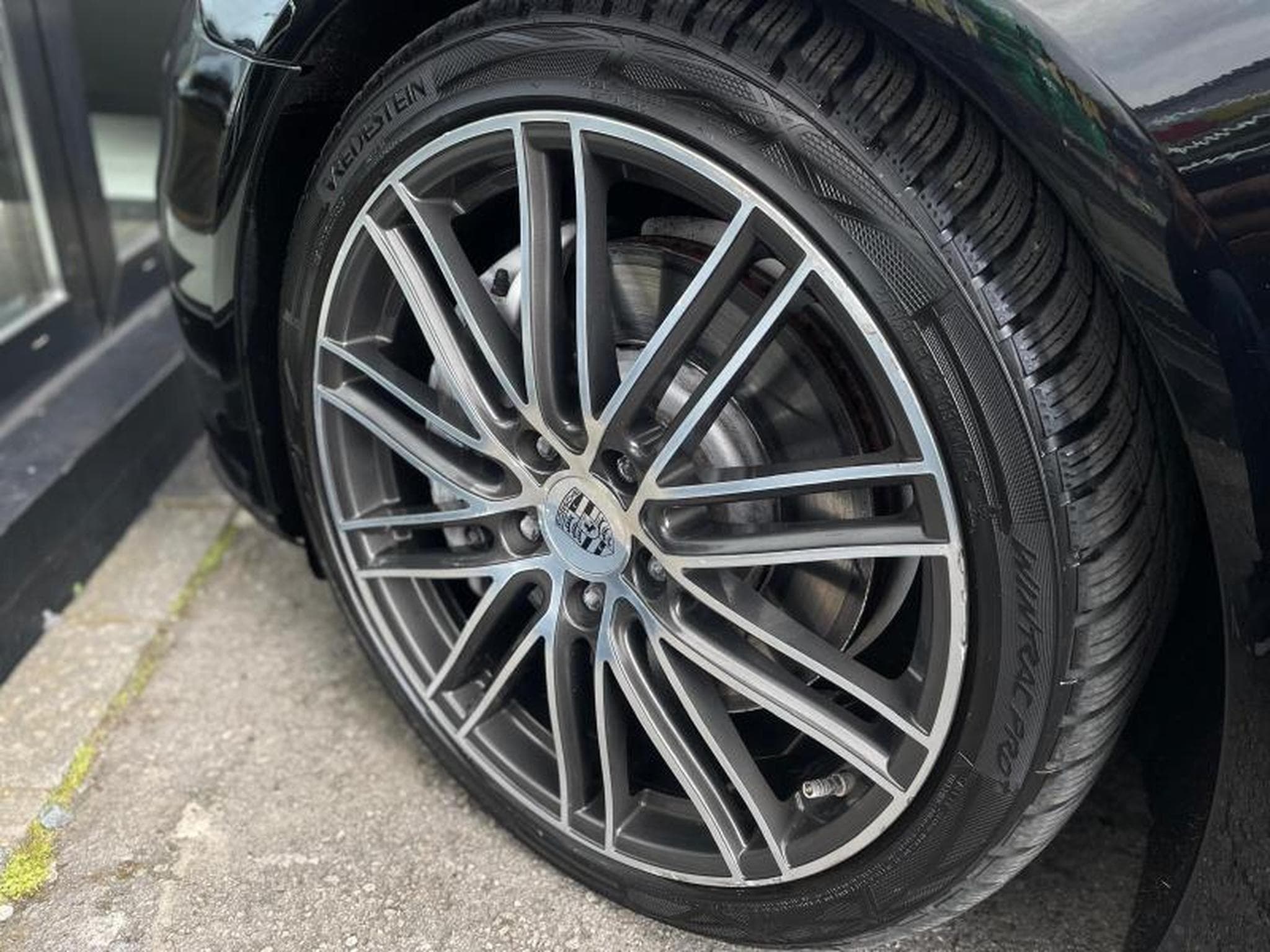 Porsche Panamera Sport Turismo 4 2018 (2018) - Photo 13