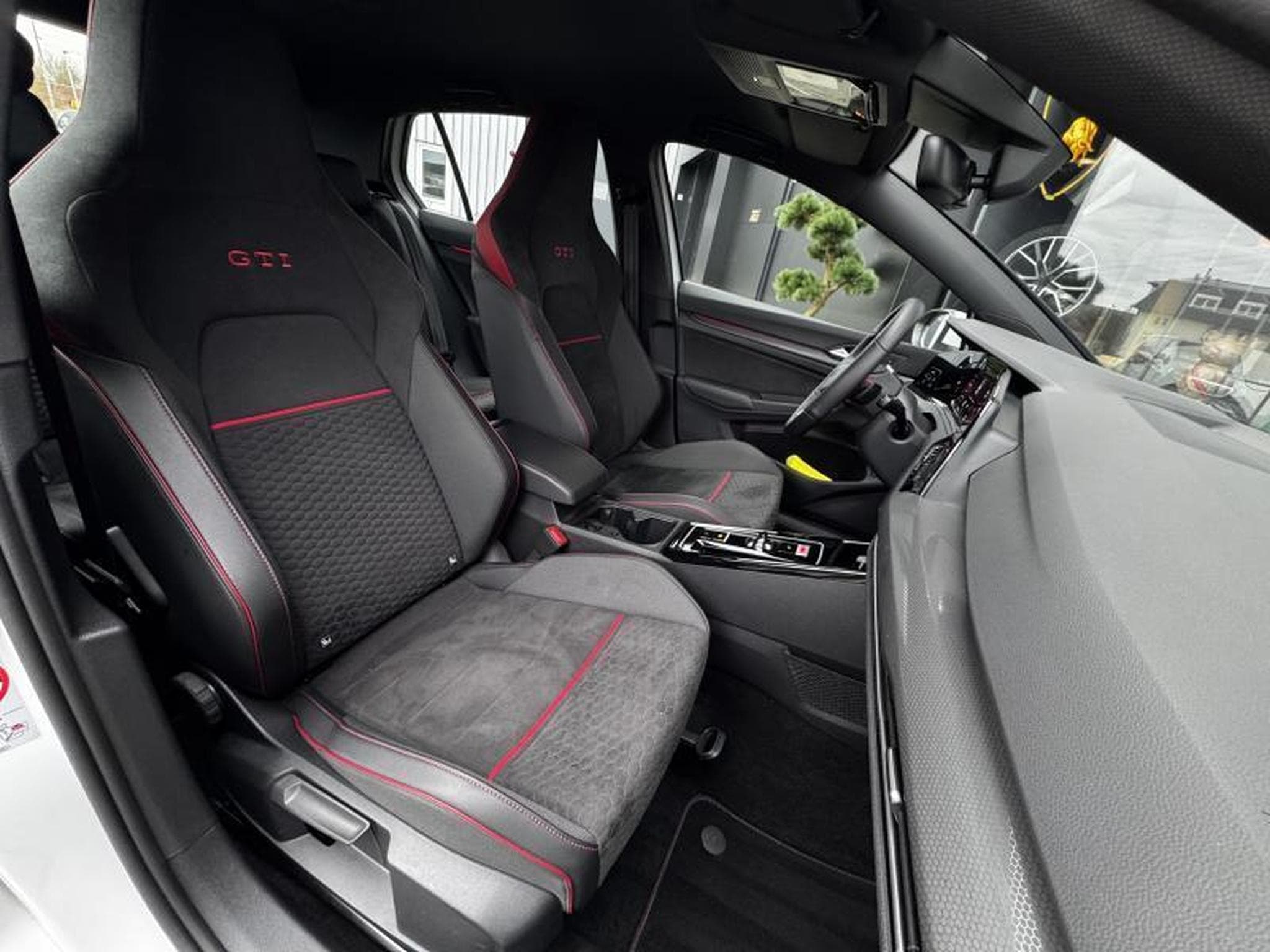 VW Golf GTI VIII Clubsport 2.0 TSI 300CV (2023) - Photo 10