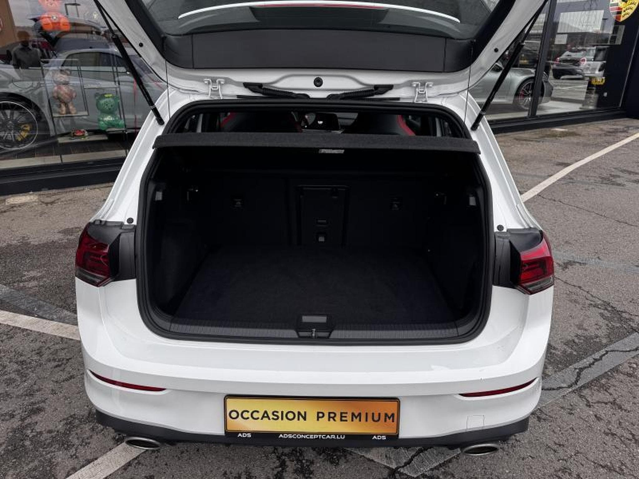 VW Golf GTI VIII Clubsport 2.0 TSI 300CV (2023) - Photo 12