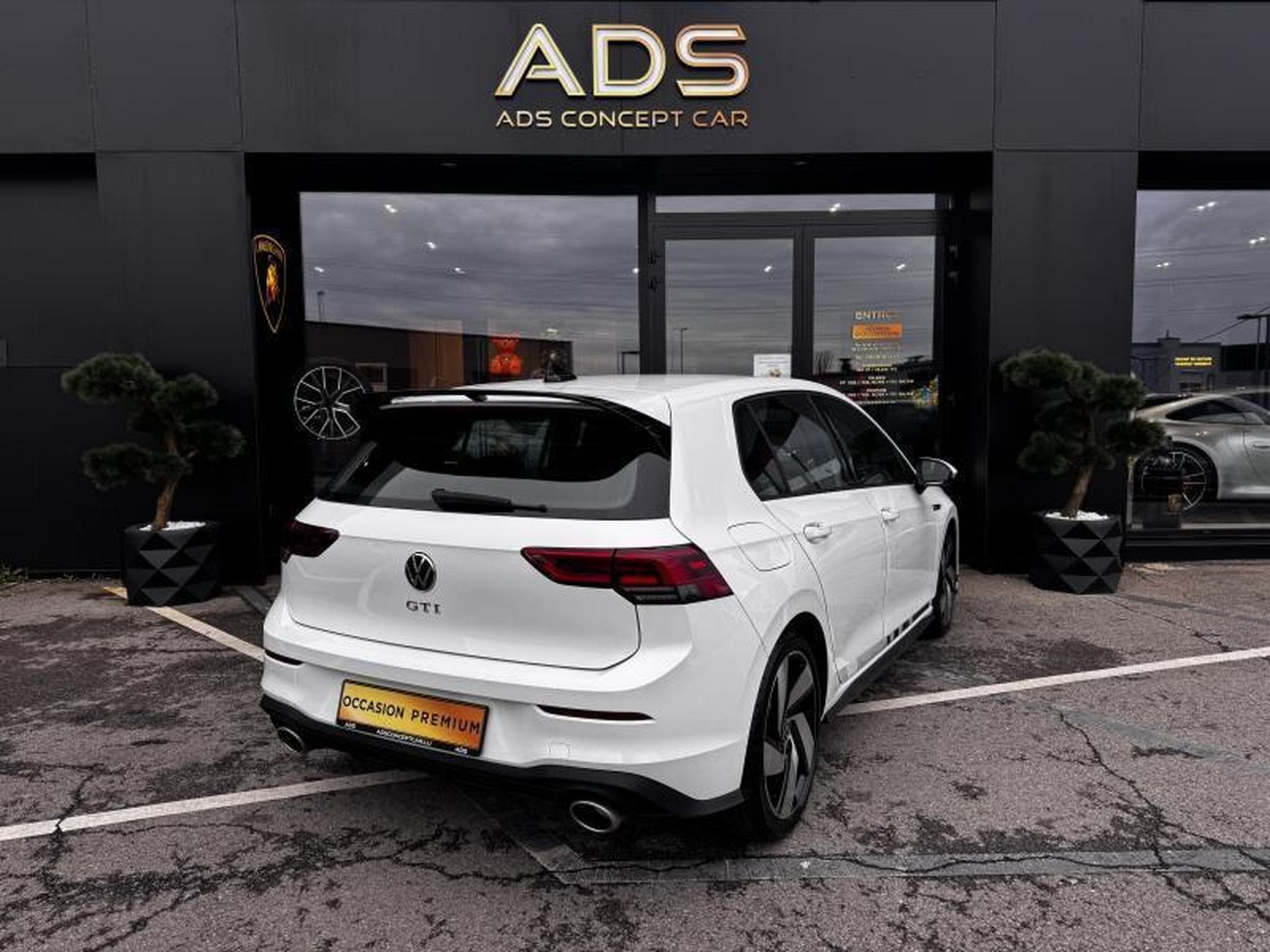 VW Golf GTI VIII Clubsport 2.0 TSI 300CV (2023) - Photo 4