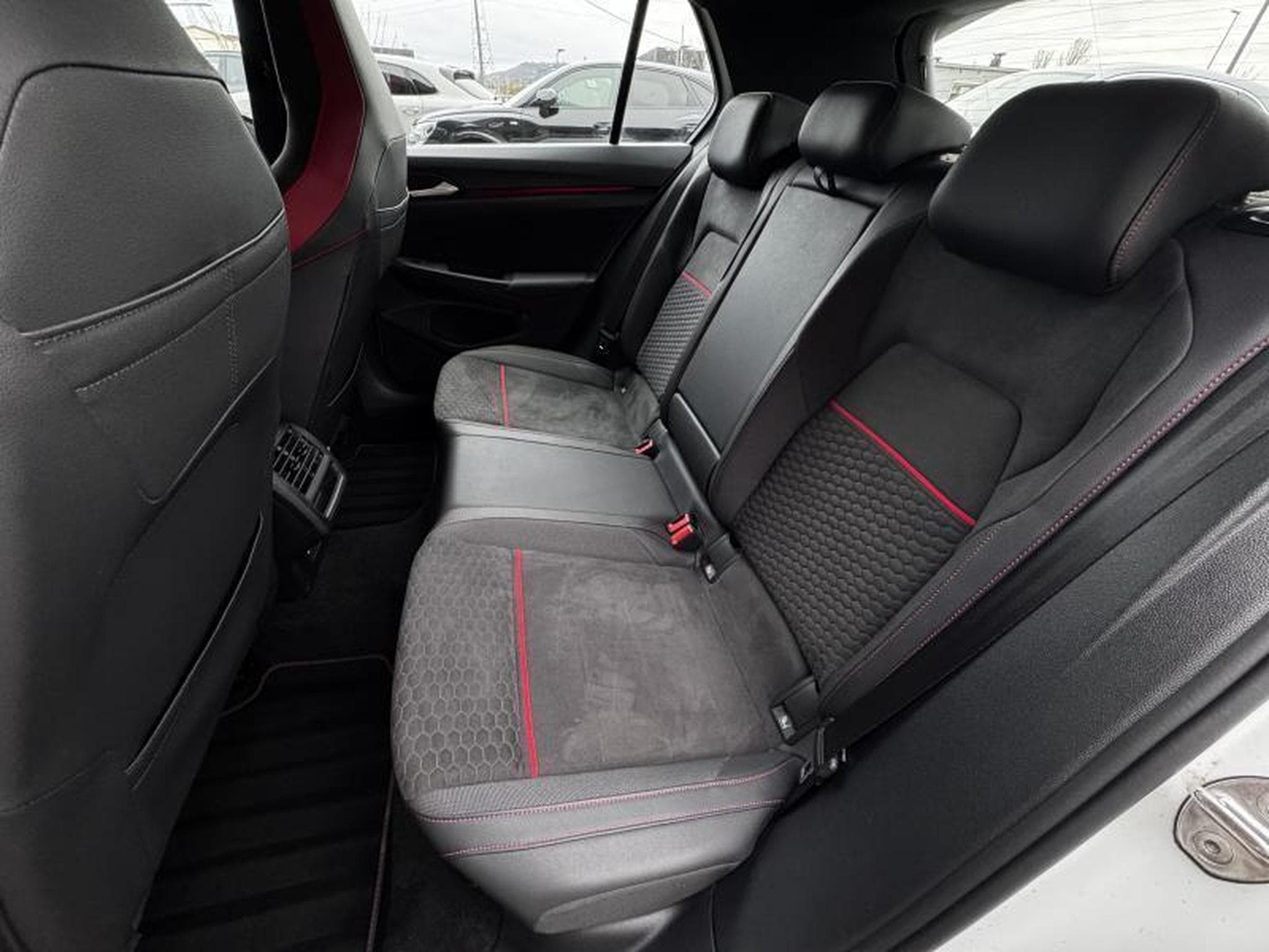 VW Golf GTI VIII Clubsport 2.0 TSI 300CV (2023) - Photo 8