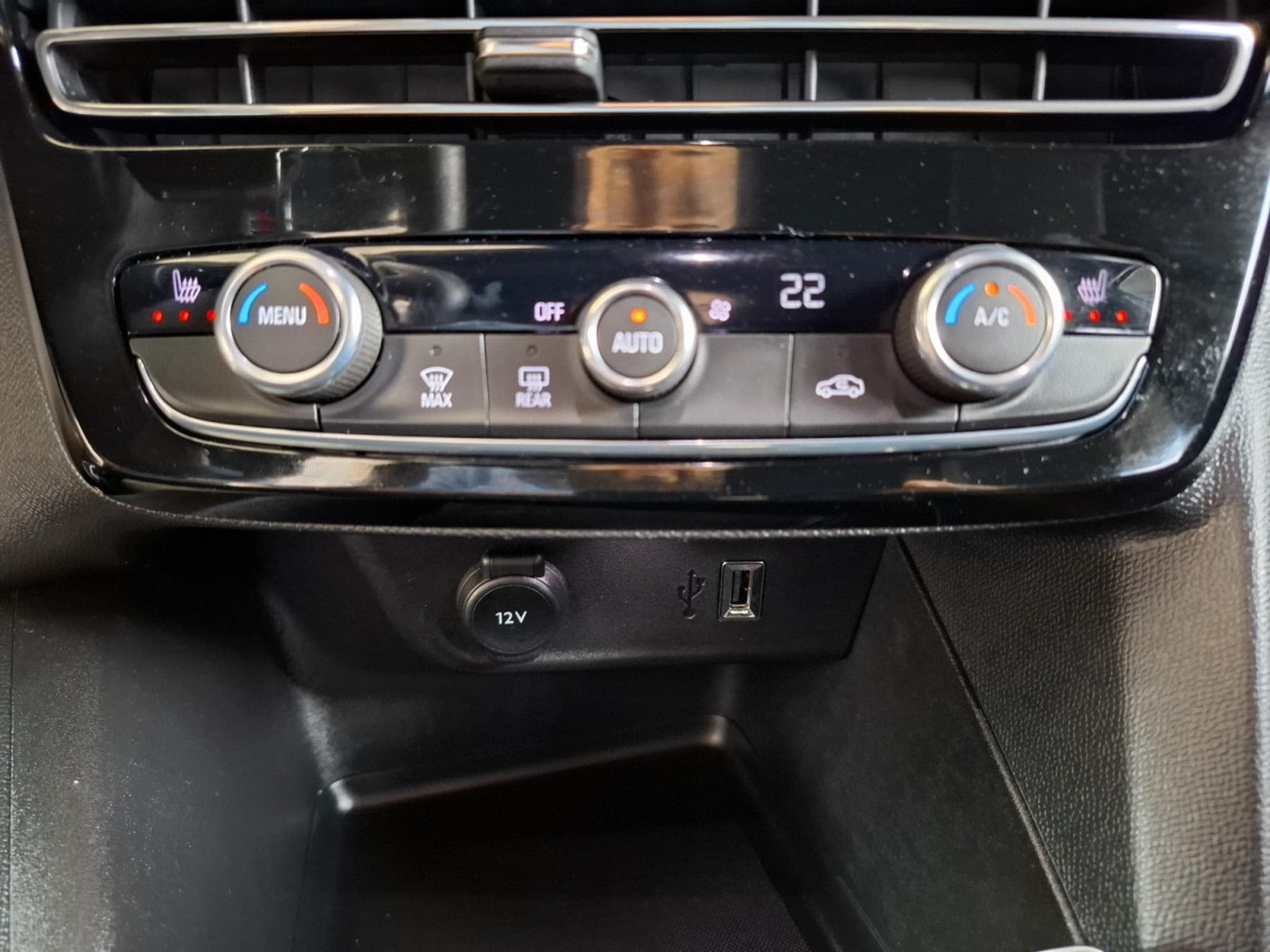 Opel Mokka GS LINE 130 AT8,1 HAND, NAVI , LED, CAMERA, CUIR, CARBON (2022) - Foto 15