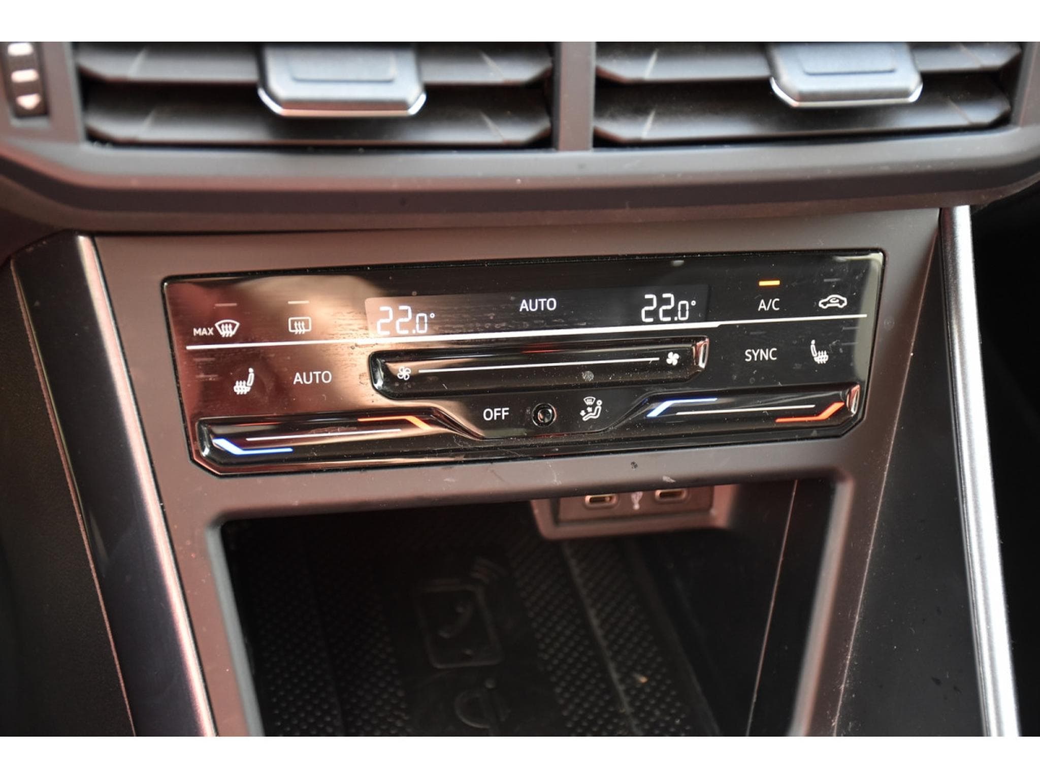 VW Taigo 1.5 TSI Style DSG ACC TRAVEL GPS LANE SIDE PARK ATT RMQ 1°M. (2022) - Foto 19
