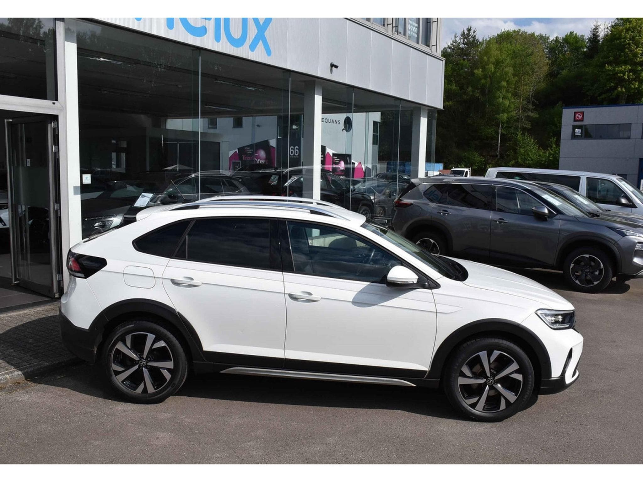 VW Taigo 1.5 TSI Style DSG ACC TRAVEL GPS LANE SIDE PARK ATT RMQ 1°M. (2022) - Foto 3