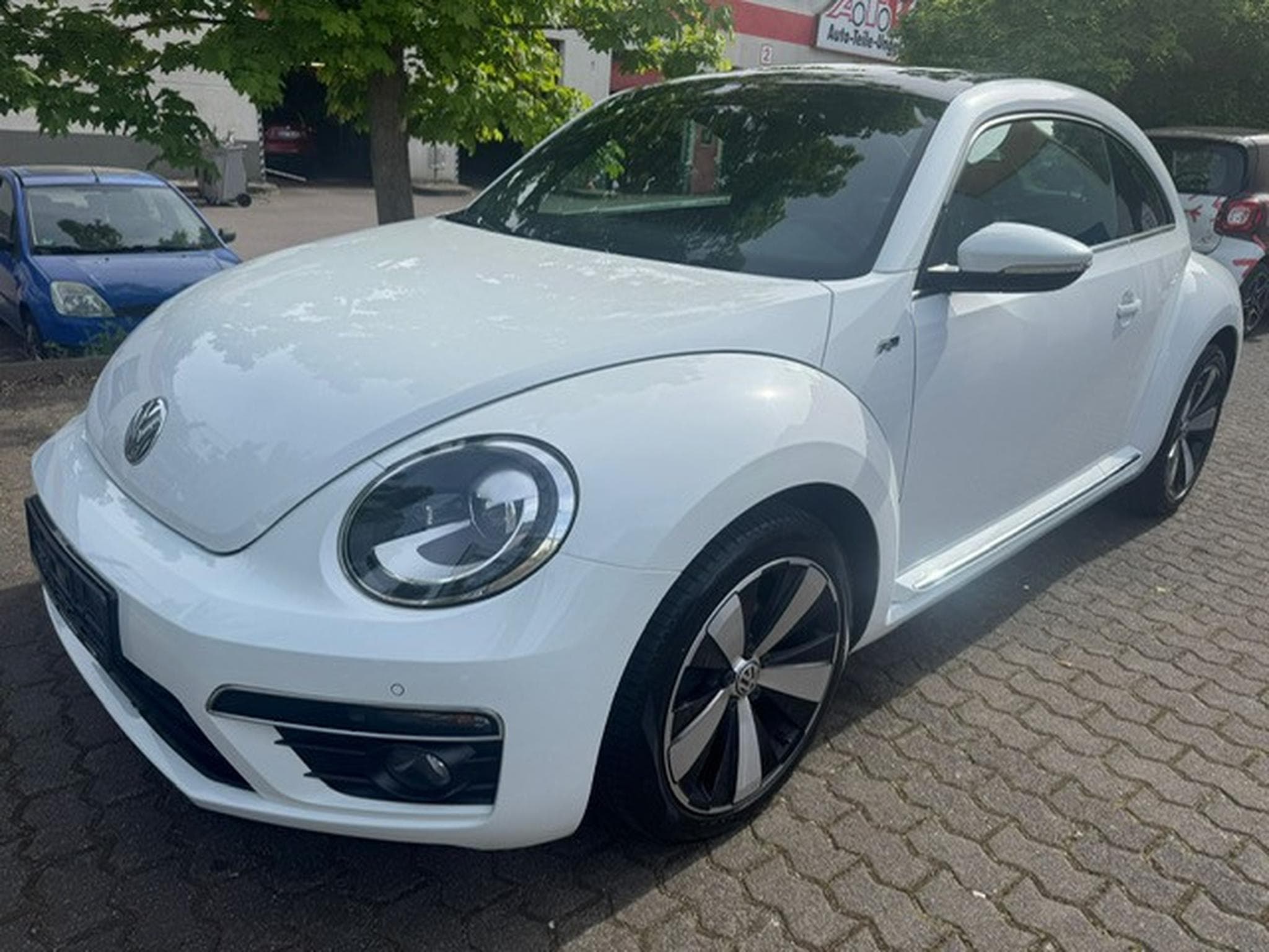 VW Beetle VOLKSWAGEN BEETLE R-LINE DSG PANORAMA LEDER NAVI MFL (2016) - Photo 1