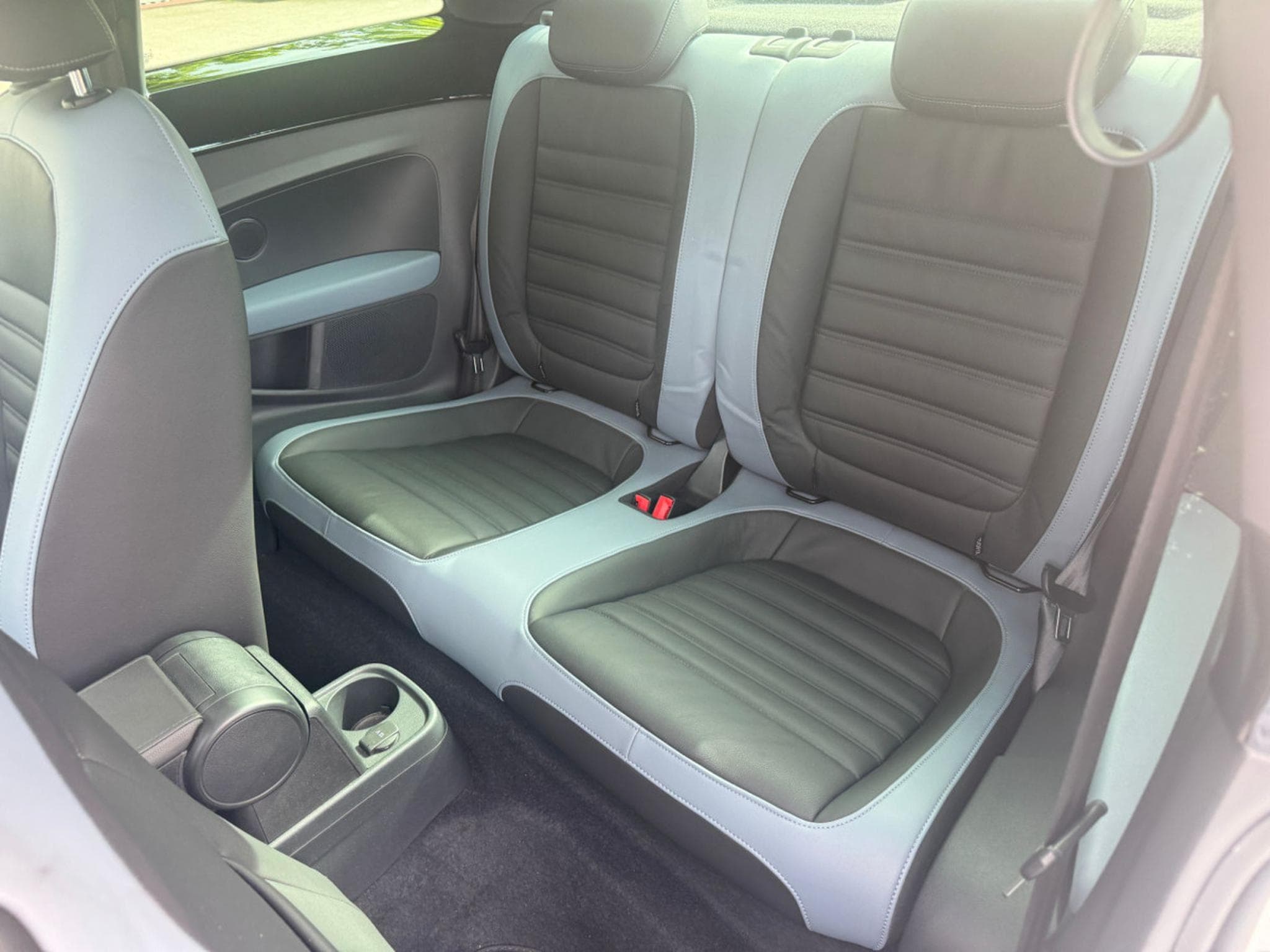 VW Beetle VOLKSWAGEN BEETLE R-LINE DSG PANORAMA LEDER NAVI MFL (2016) - Photo 12