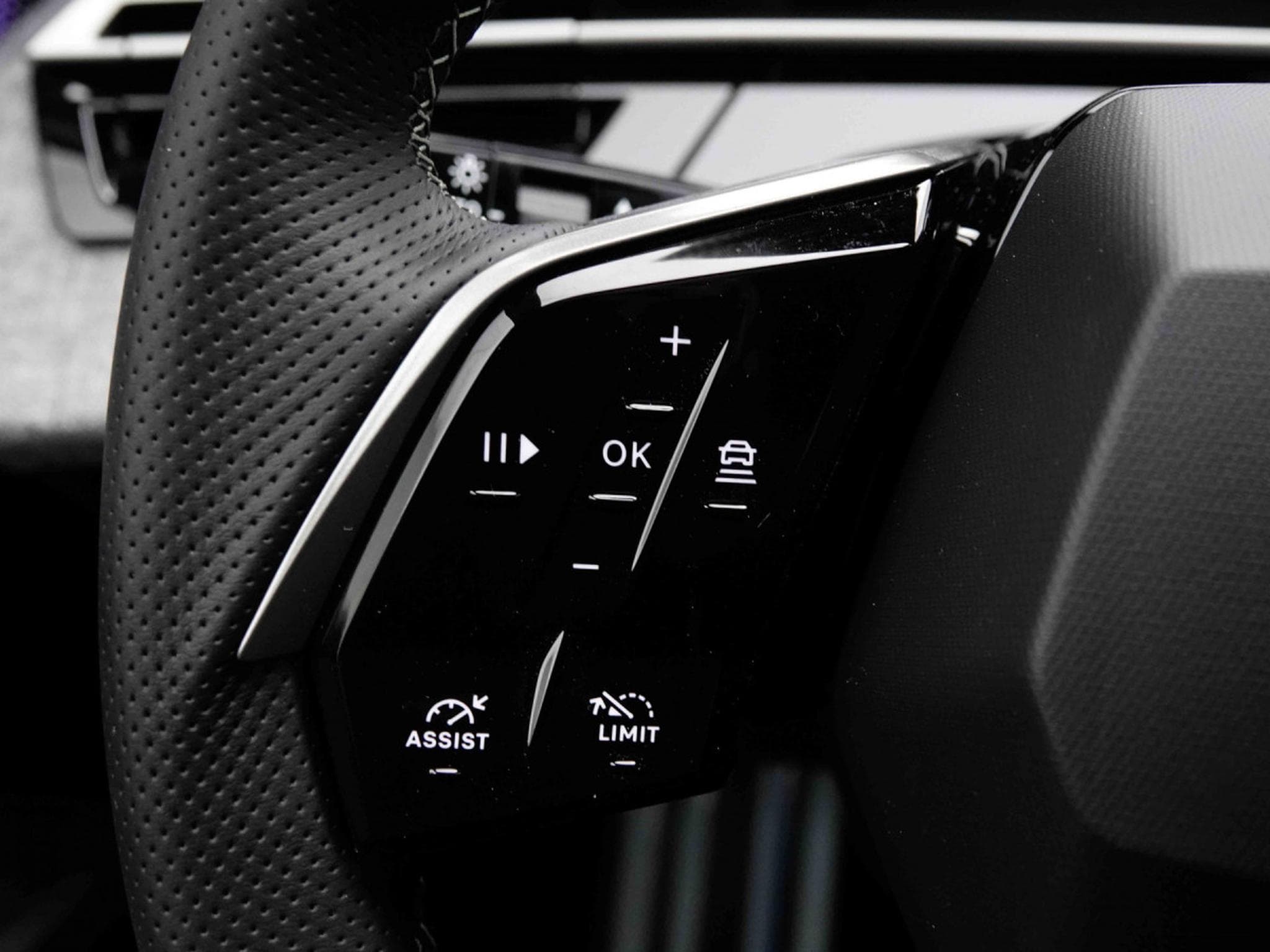 Peugeot 5008 1.2 PureTech 146 e-DSC6 GT (2026) - Photo 21