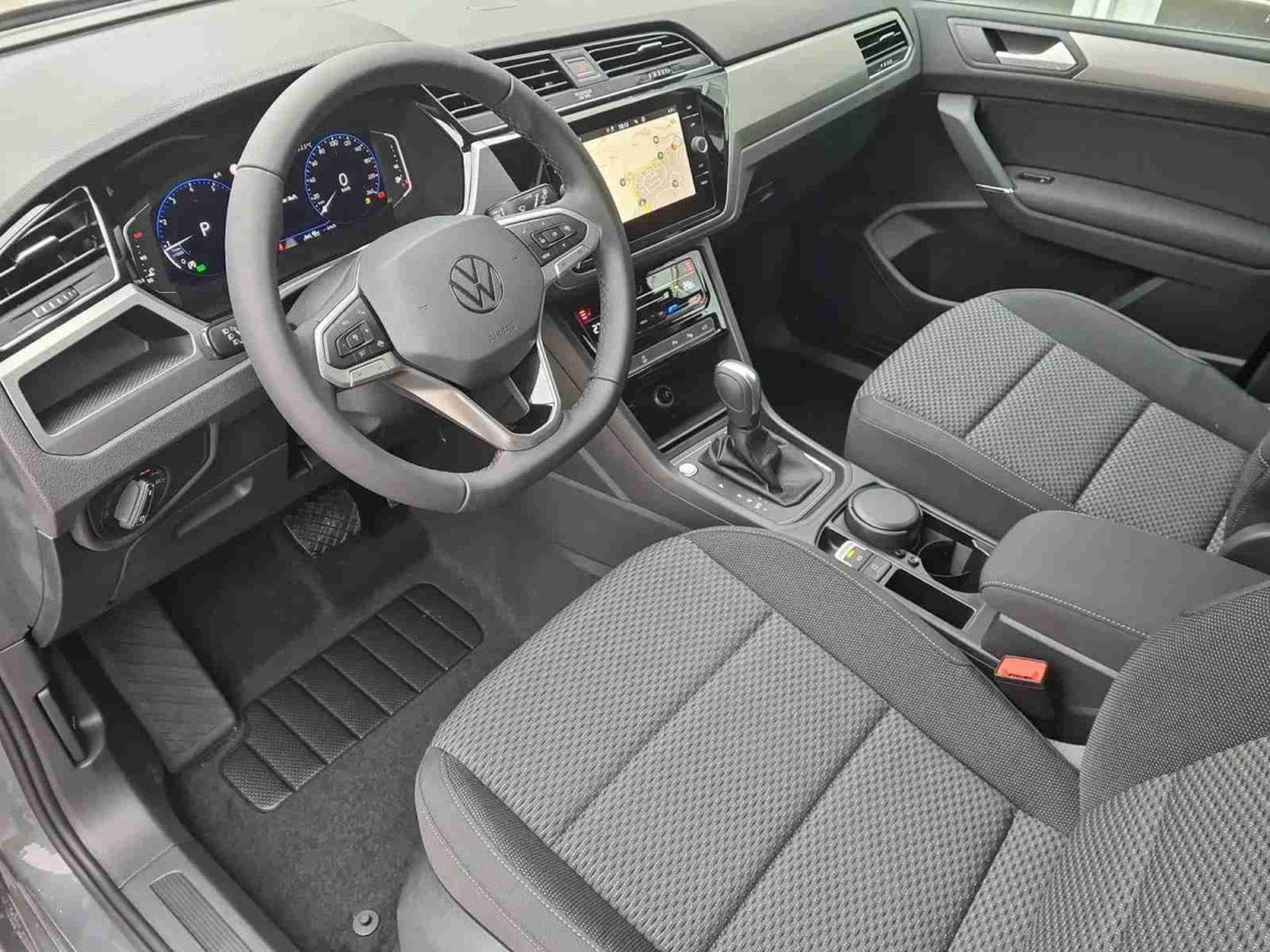 VW Touran 1.5 TSI 150 DSG Confortline 7 places (2025) - Photo 14