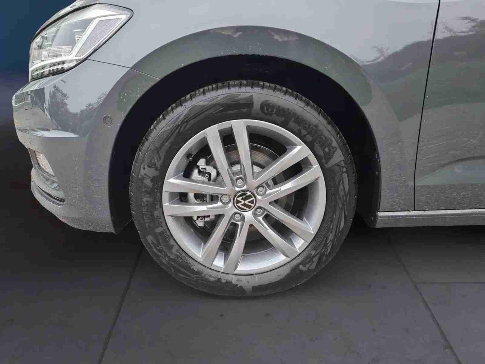 VW Touran 1.5 TSI 150 DSG Confortline 7 places (2025) - Photo 4
