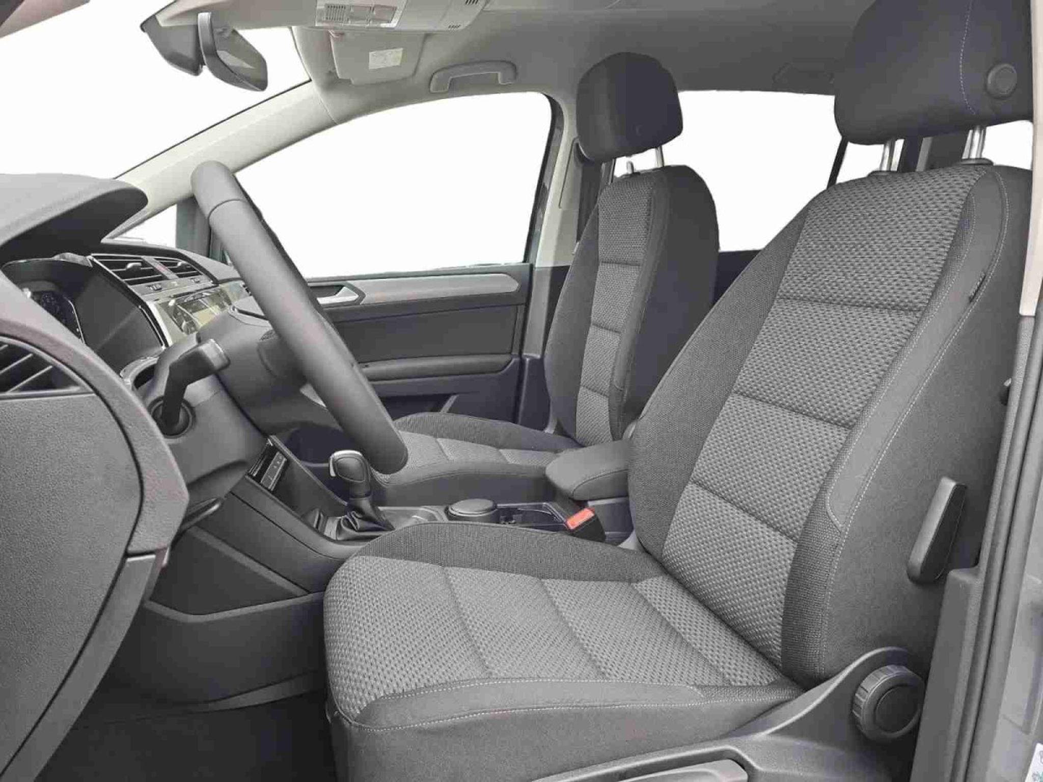 VW Touran 1.5 TSI 150 DSG Confortline 7 places (2025) - Photo 6