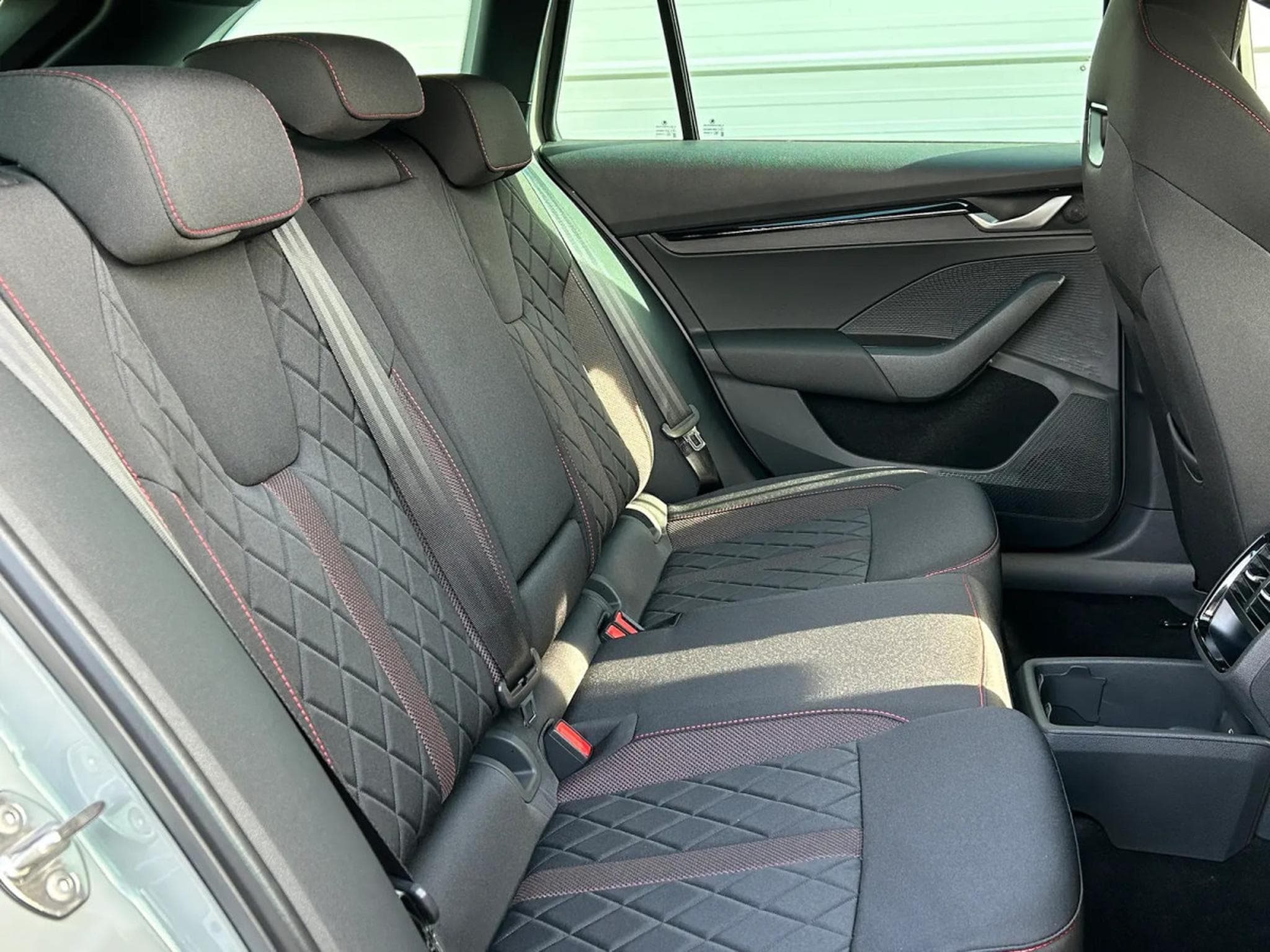 Skoda Octavia 2.0 TSi DSG 265 RS (2026) - Foto 14