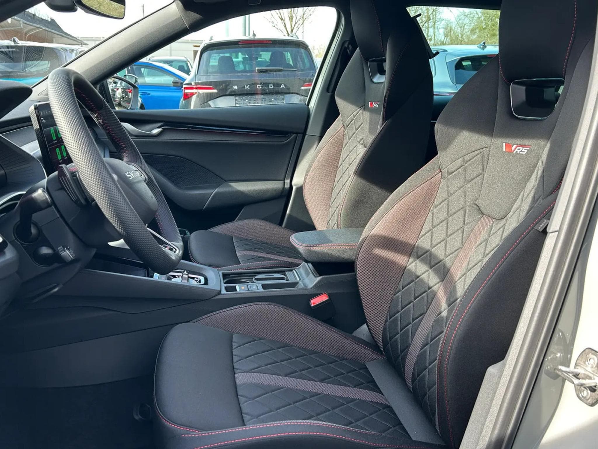 Skoda Octavia 2.0 TSi DSG 265 RS (2026) - Foto 7