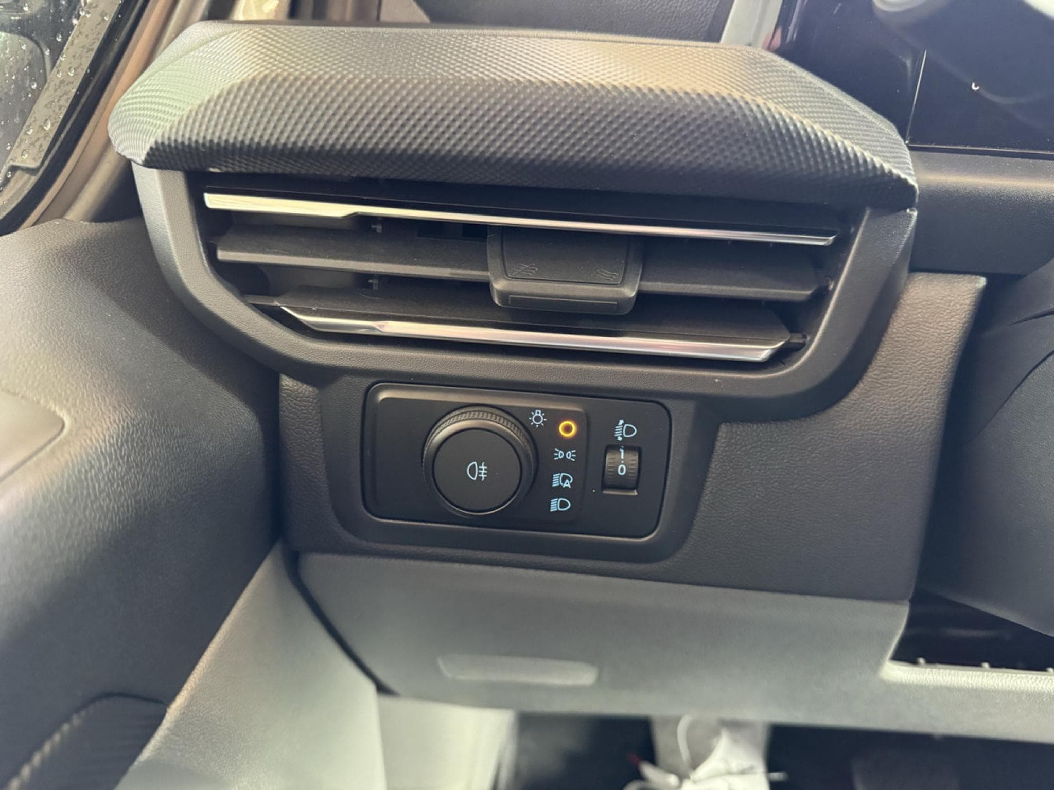 Ford Transit 2.0 ECOBLUE 170 BVA L2H1 Limitited (2025) - Photo 13