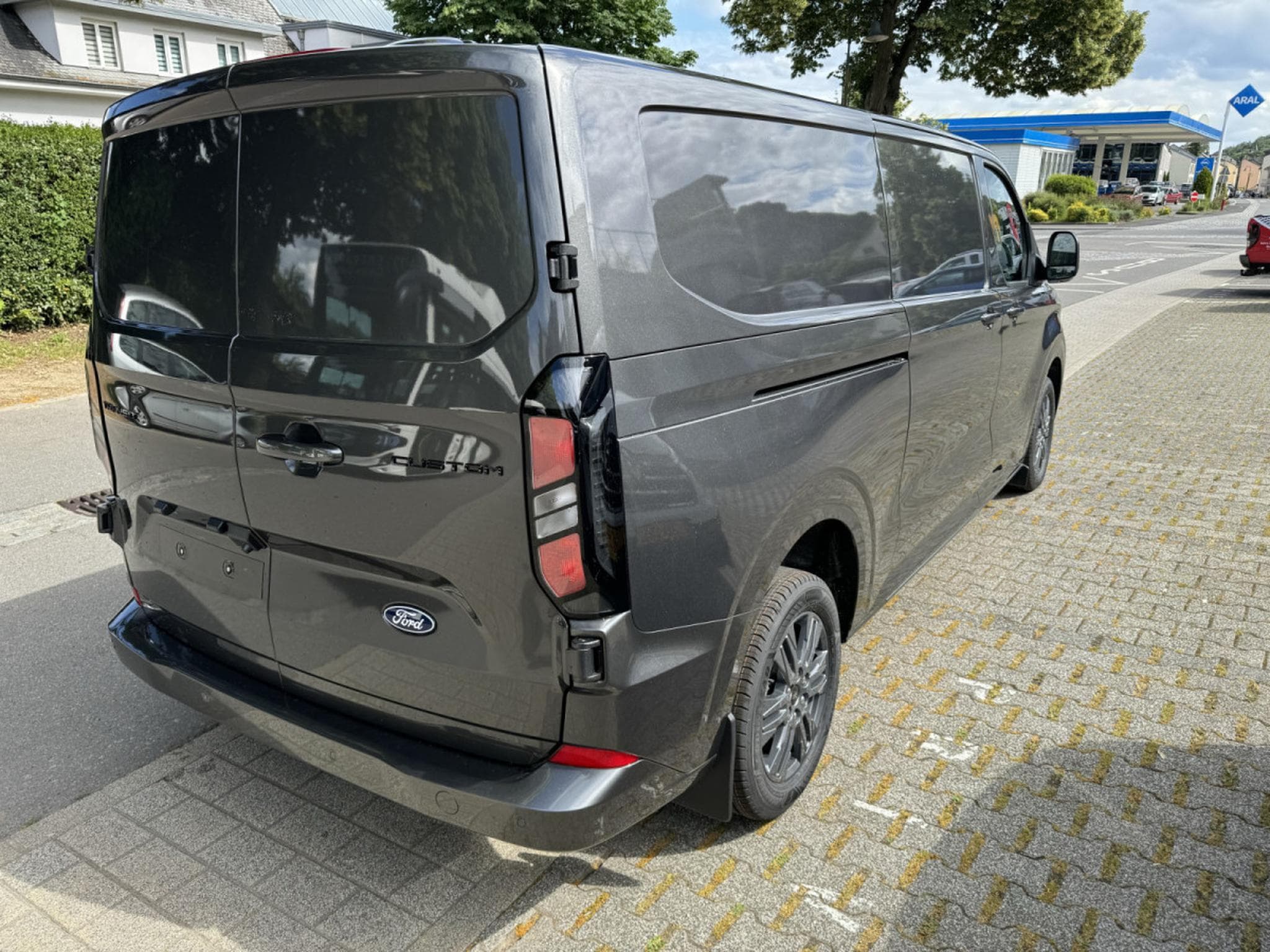 Ford Transit 2.0 ECOBLUE 170 BVA L2H1 Limitited (2025) - Photo 5