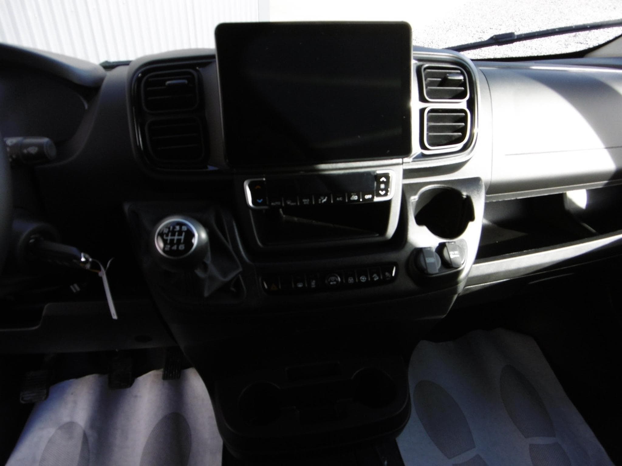 Citroën Jumper 2.2 BlueHDI 140 L2H2 (2025) - Photo 16
