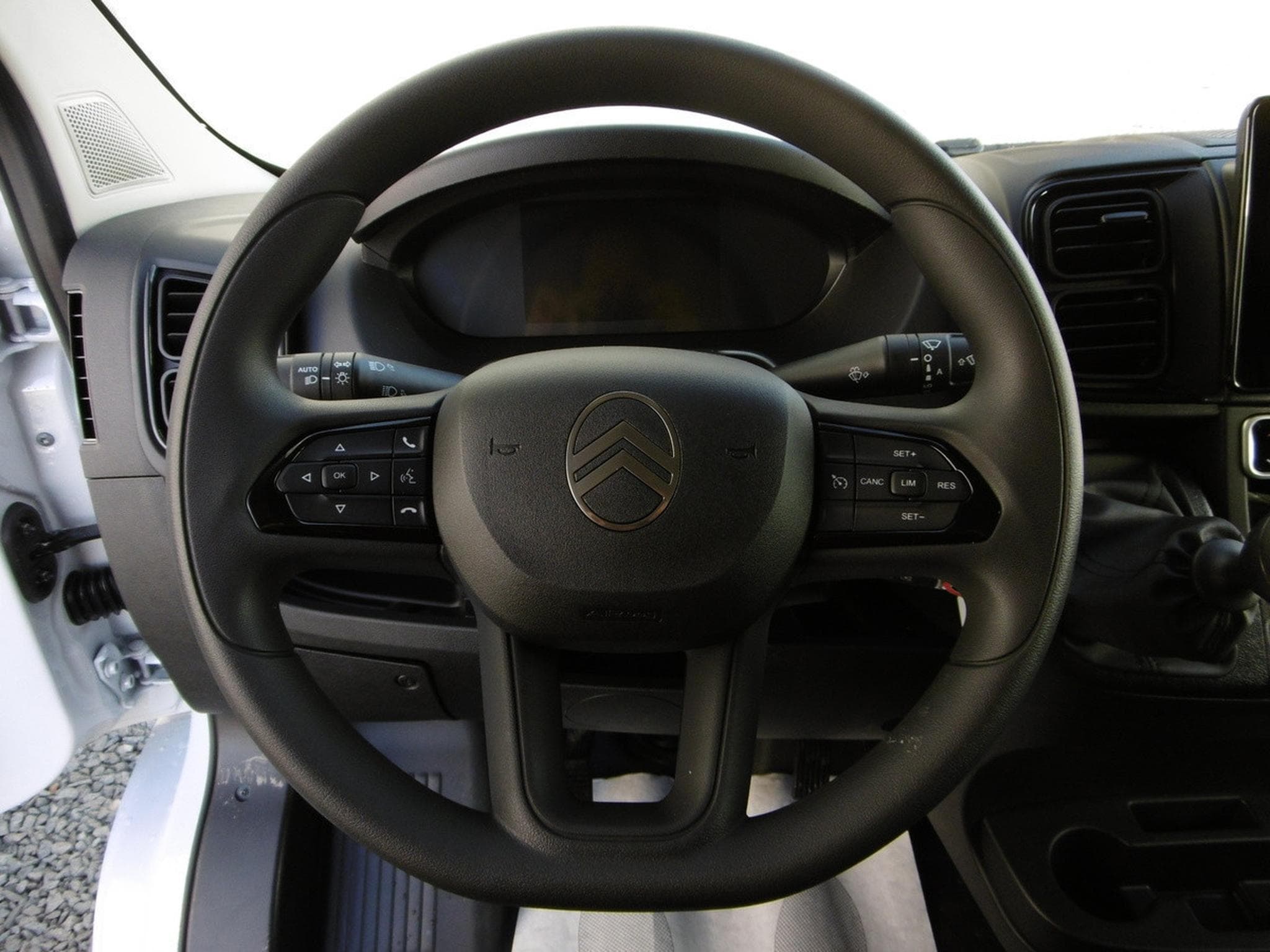 Citroën Jumper 2.2 BlueHDI 140 L2H2 (2025) - Photo 17