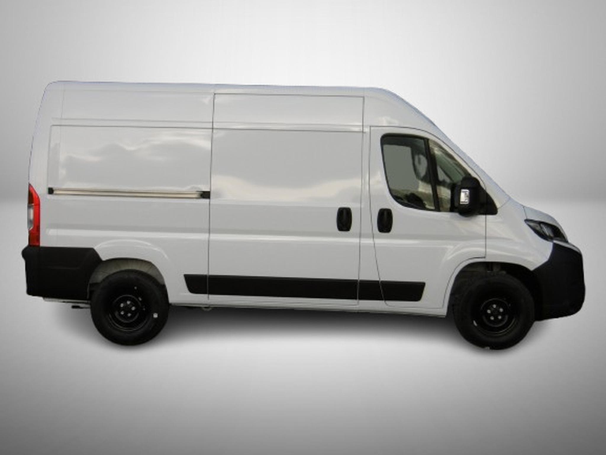 Citroën Jumper 2.2 BlueHDI 140 L2H2 (2025) - Photo 3