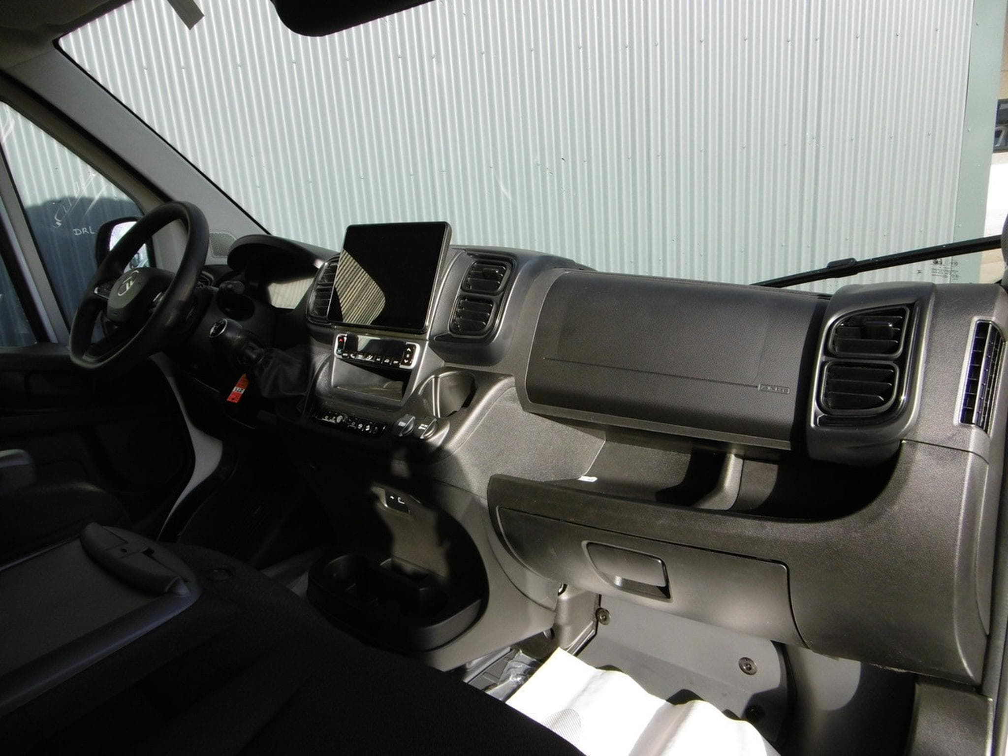 Citroën Jumper 2.2 BlueHDI 140 L2H2 (2025) - Photo 7