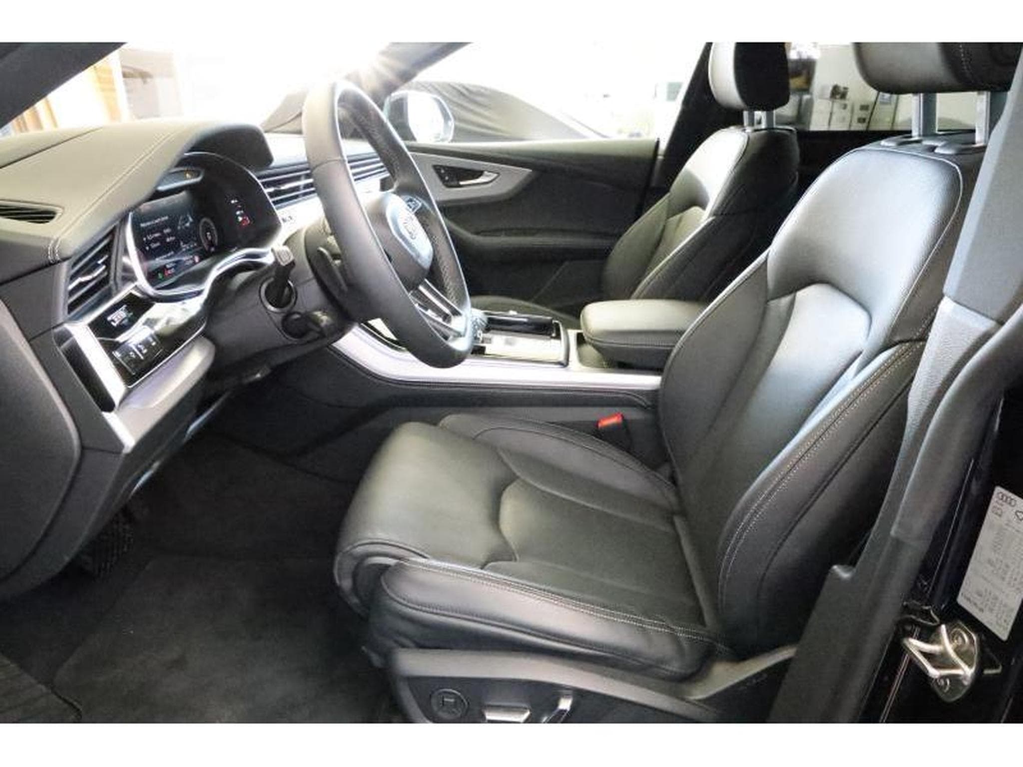 Audi Q8 50 TDI (2024) - Photo 12